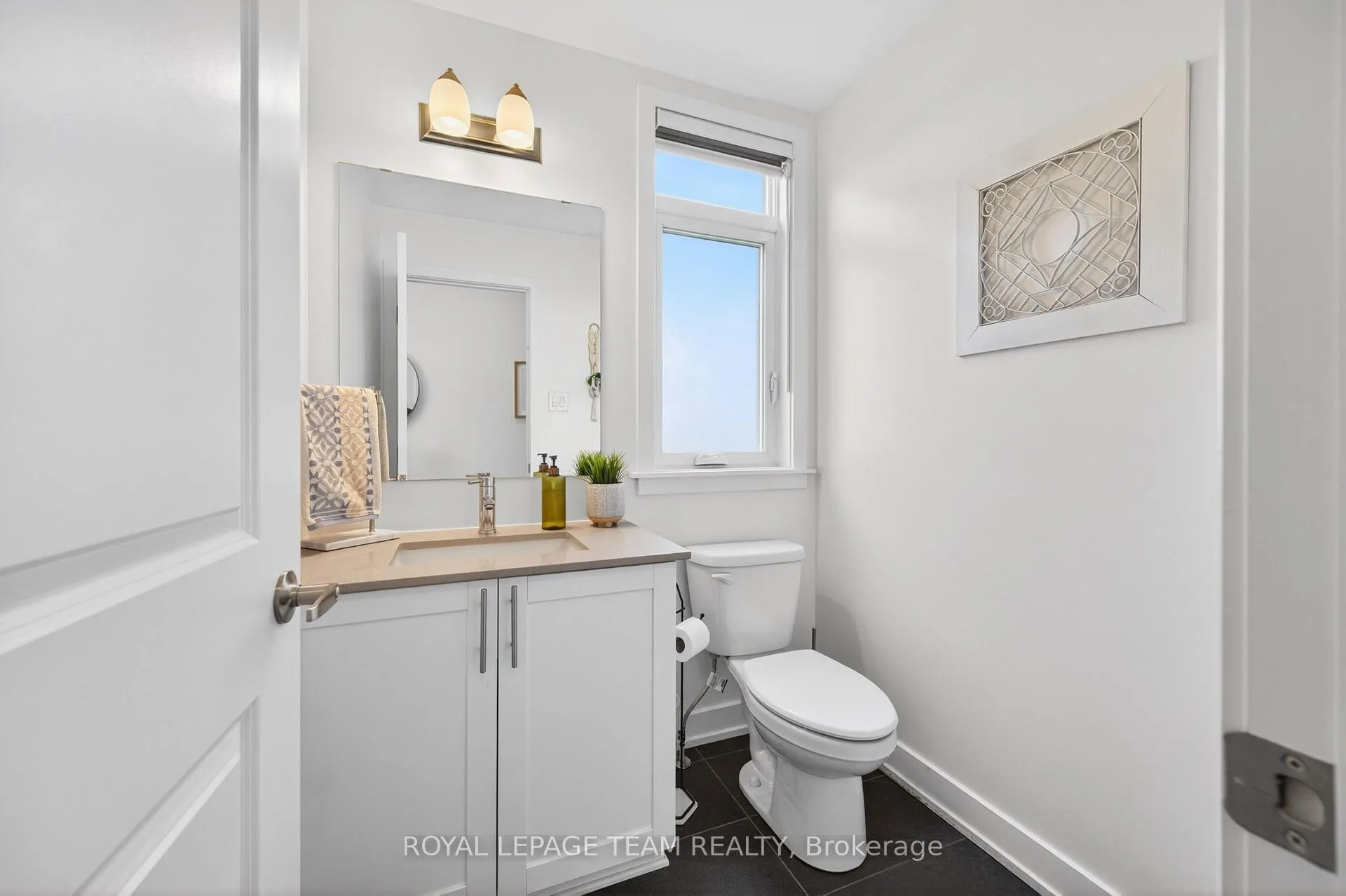 Photo 4 of 160 Highgarden Terrace, Ottawa, Leitrim — HOMEH