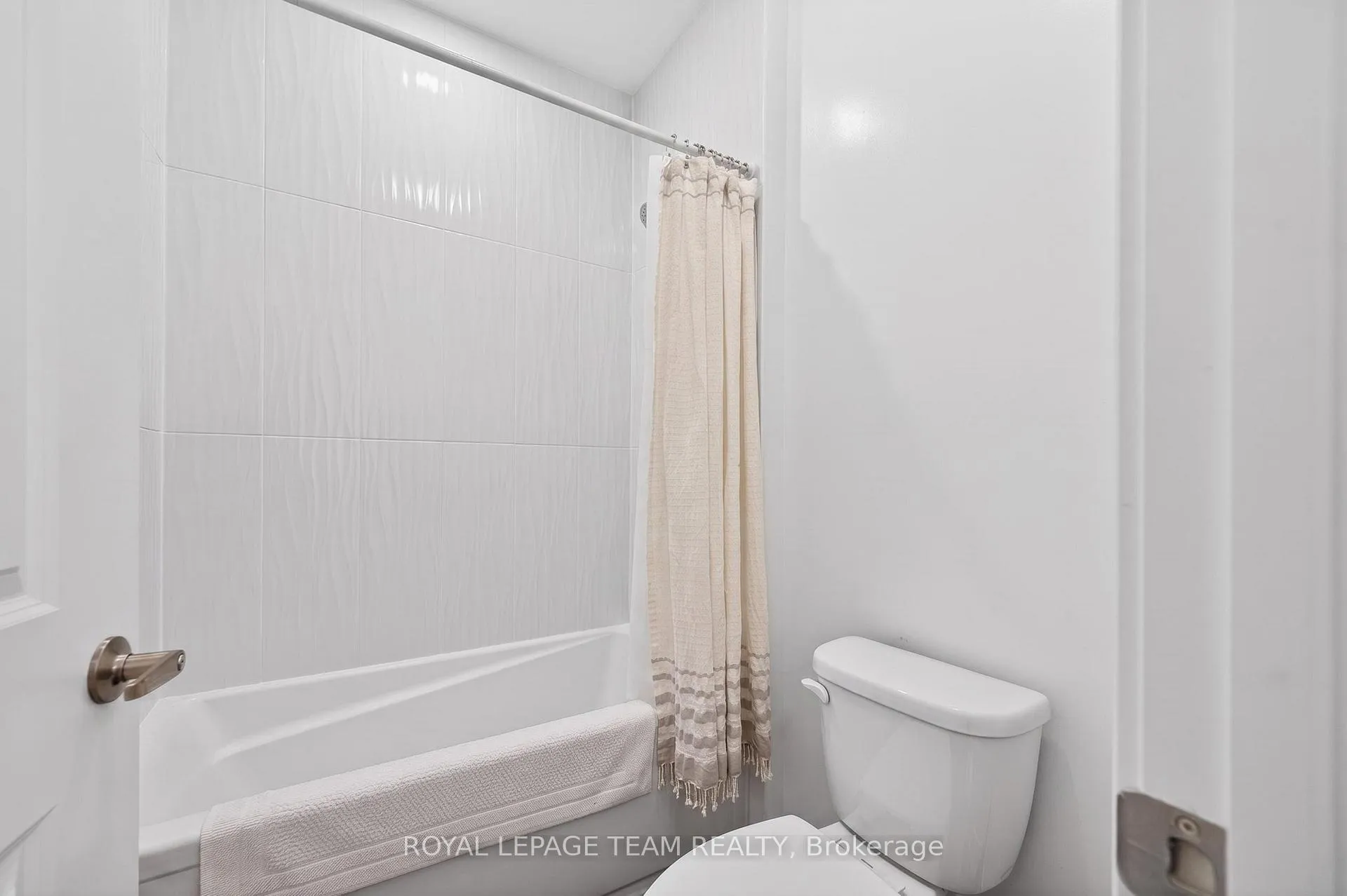 Photo 29 of 160 Highgarden Terrace, Ottawa, Leitrim — HOMEH