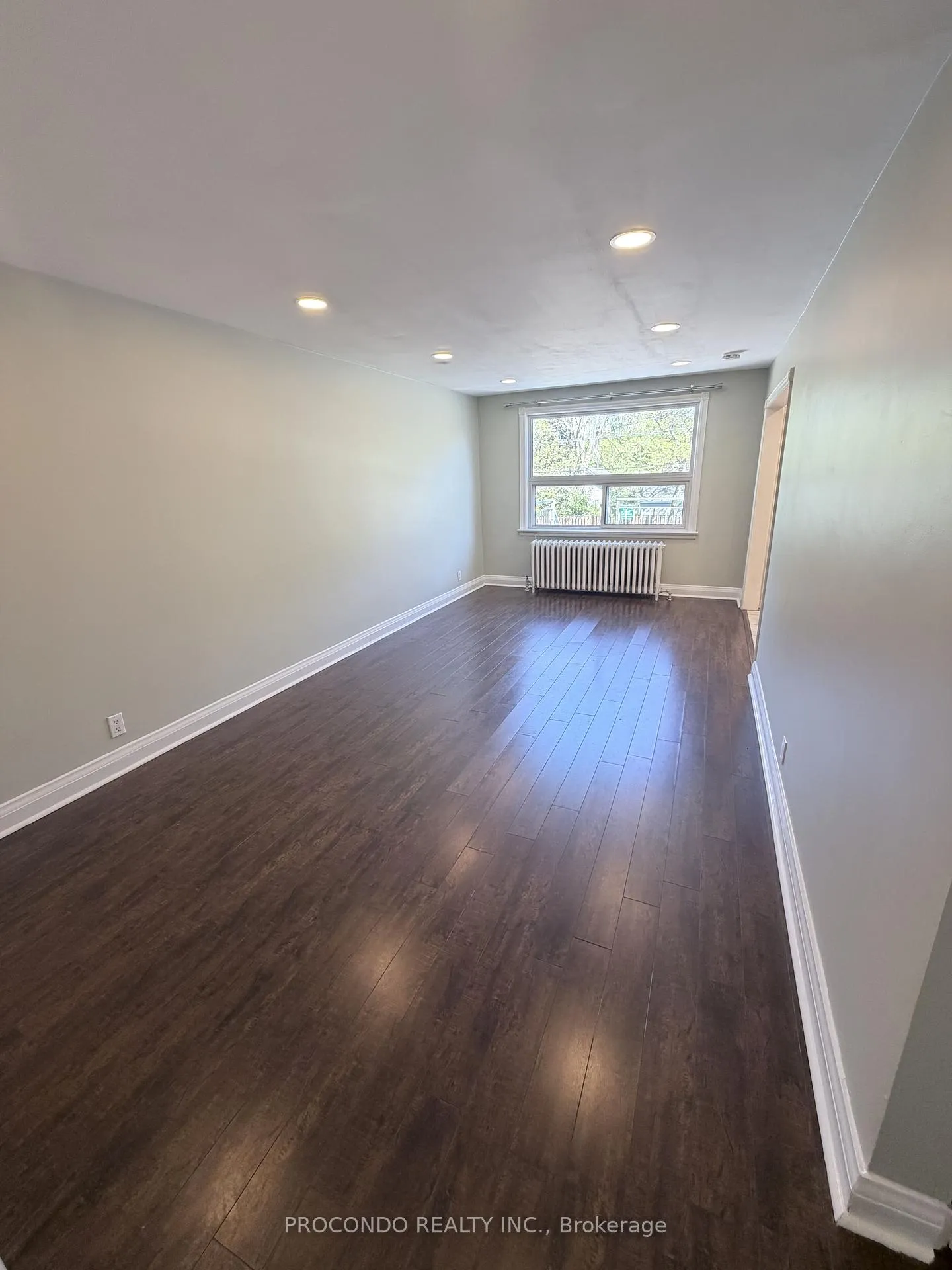 Photo 6 of Unit Upper Unit 1, 287 Lakeshore Road E, Mississauga, Port Credit — HOMEH