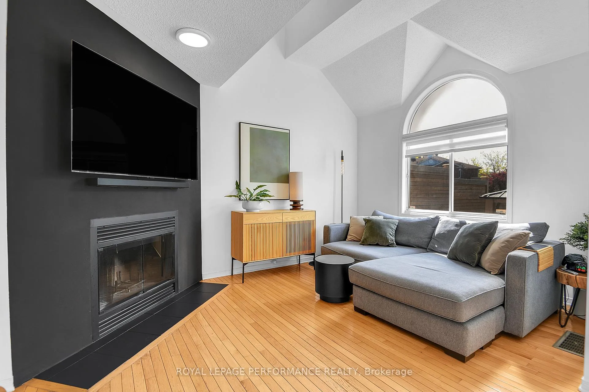 Photo 7 of 4310 Sunwood Crescent, Ottawa, Carson Grove — HOMEH