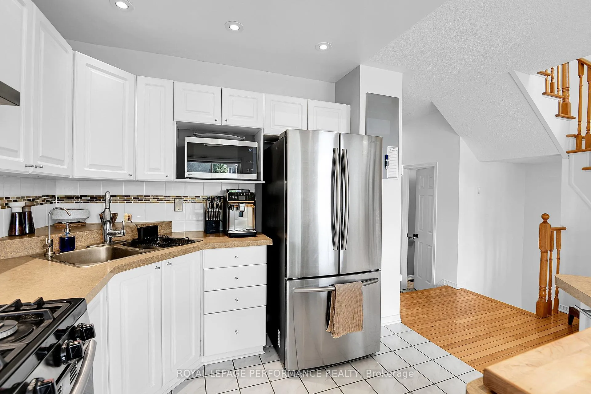 Photo 14 of 4310 Sunwood Crescent, Ottawa, Carson Grove — HOMEH