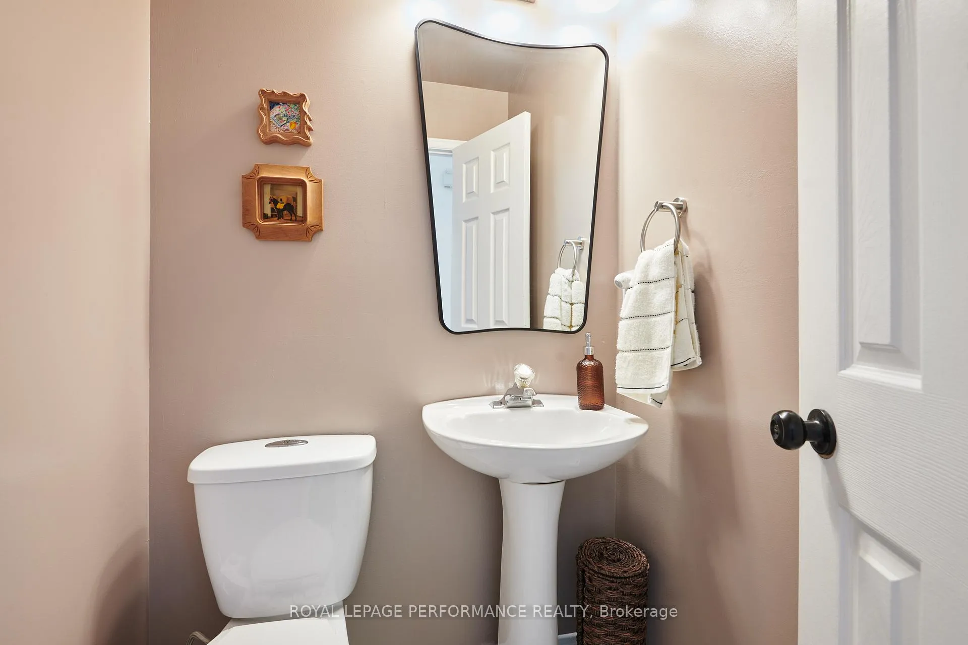 Photo 15 of 4310 Sunwood Crescent, Ottawa, Carson Grove — HOMEH