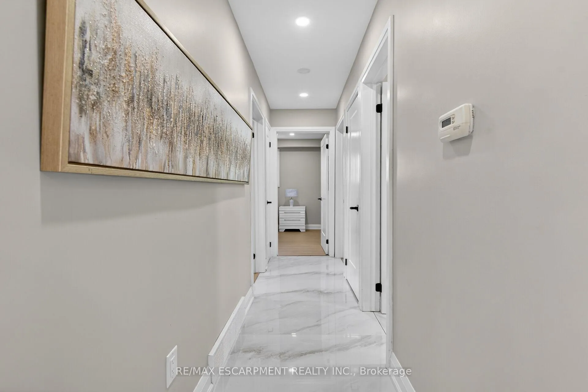 Photo 21 of 83 Riverdale Drive, Hamilton, Riverdale — HOMEH