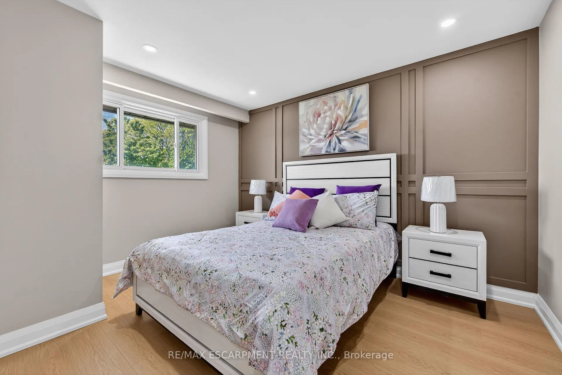 Photo 24 of 83 Riverdale Drive, Hamilton, Riverdale — HOMEH