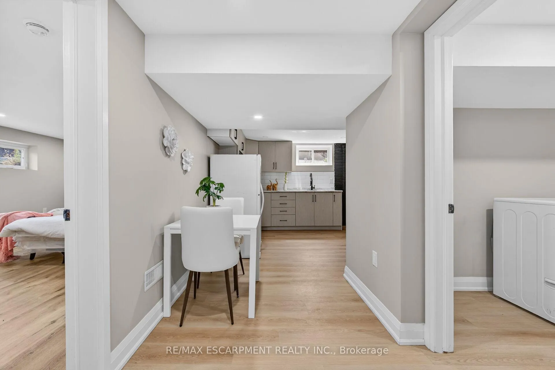 Photo 28 of 83 Riverdale Drive, Hamilton, Riverdale — HOMEH