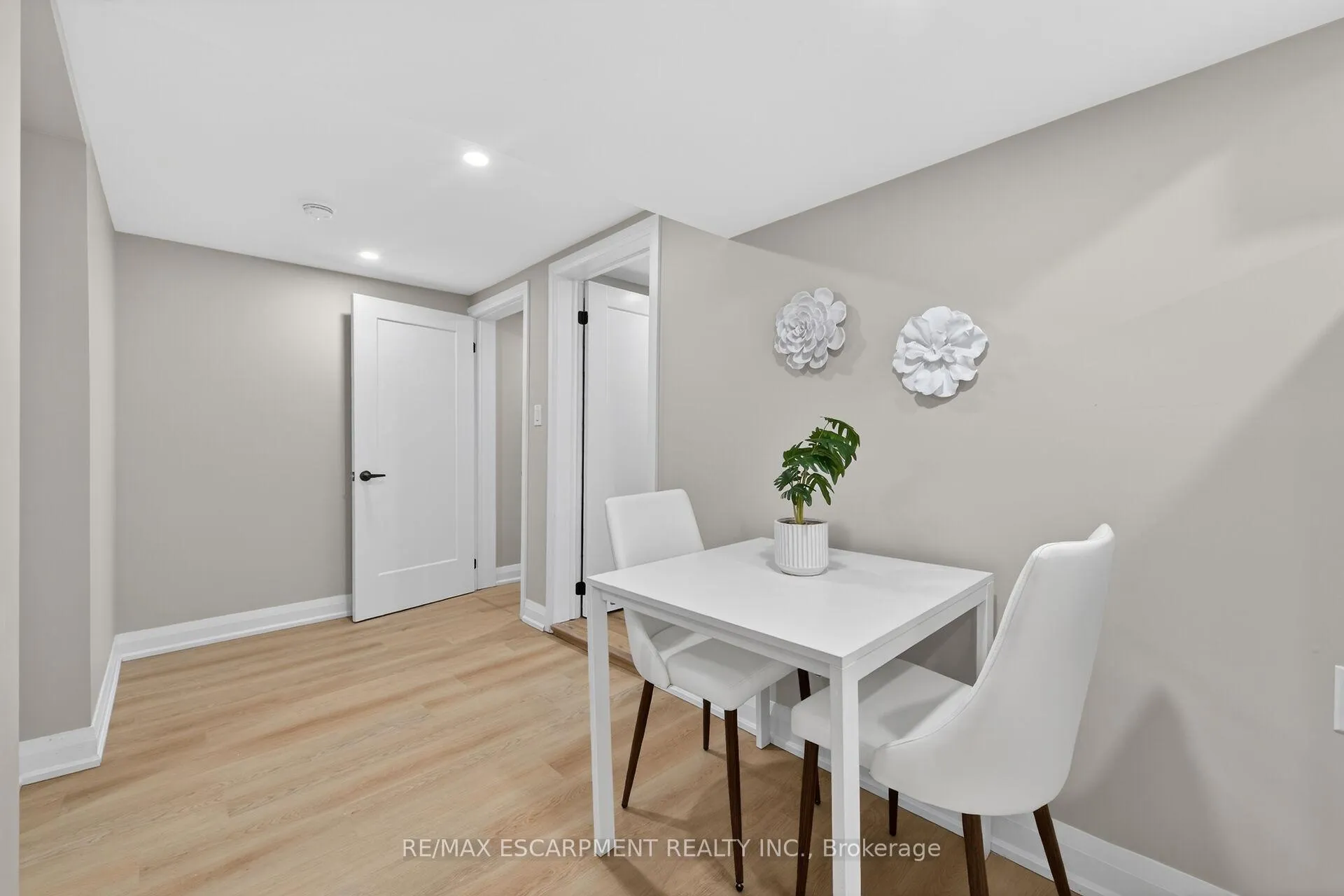 Photo 29 of 83 Riverdale Drive, Hamilton, Riverdale — HOMEH
