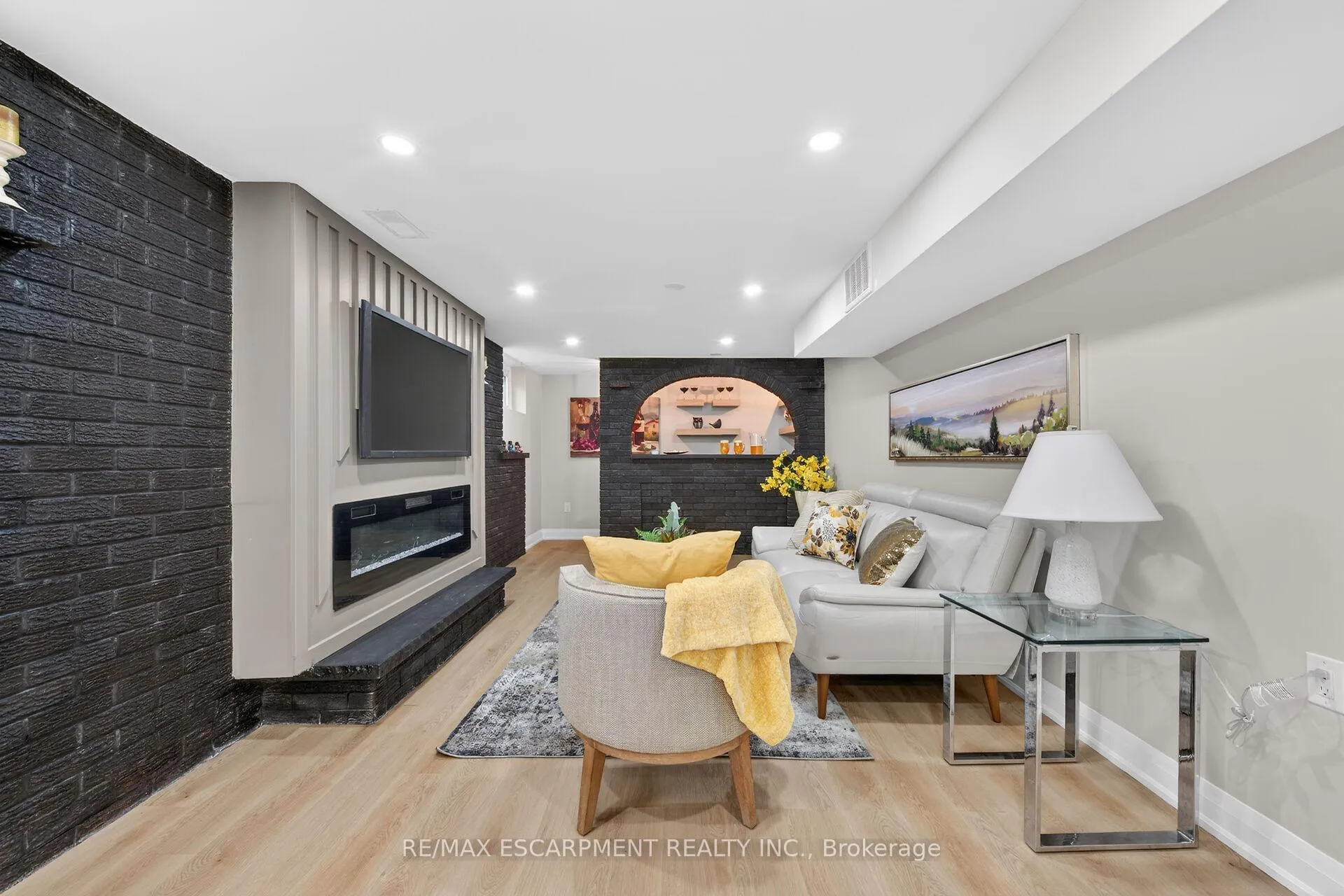 Photo 34 of 83 Riverdale Drive, Hamilton, Riverdale — HOMEH