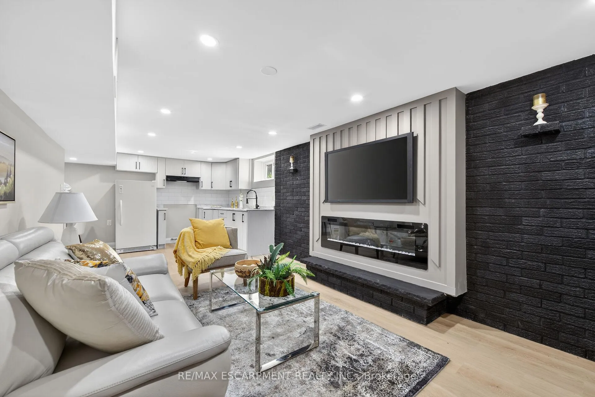 Photo 36 of 83 Riverdale Drive, Hamilton, Riverdale — HOMEH