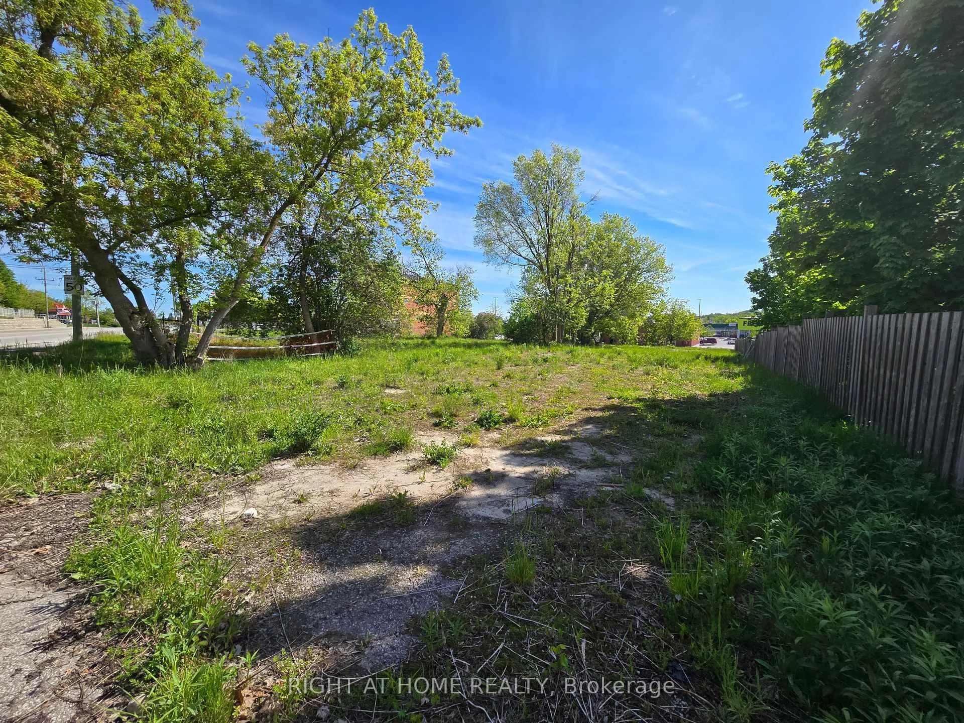 Photo 2 of 455 The Queensway South, Georgina, Keswick South — HOMEH