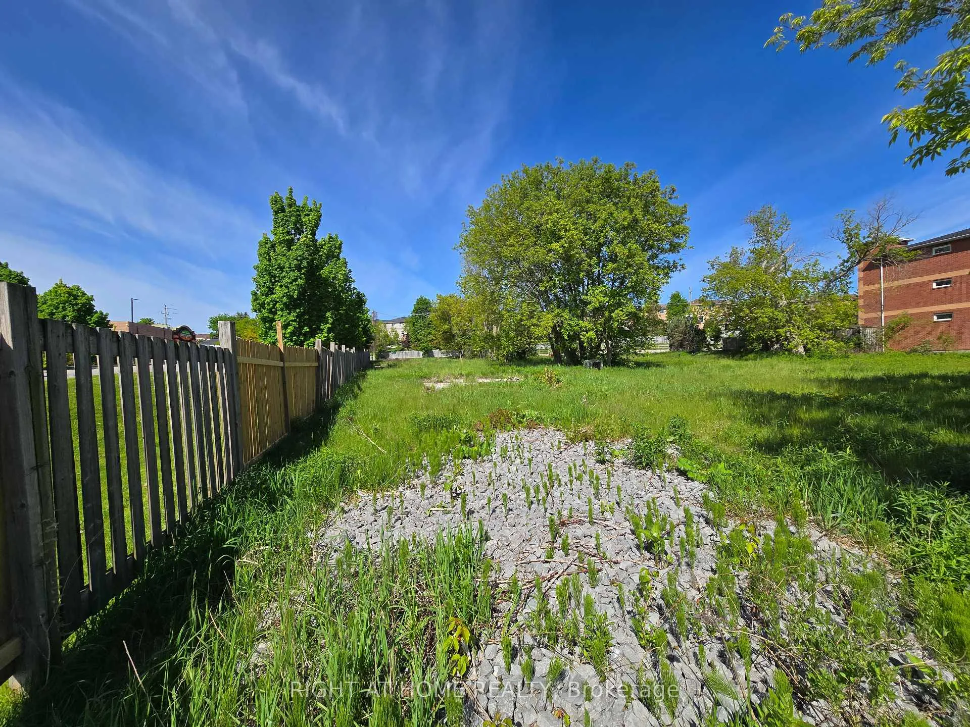 Photo 5 of 455 The Queensway South, Georgina, Keswick South — HOMEH