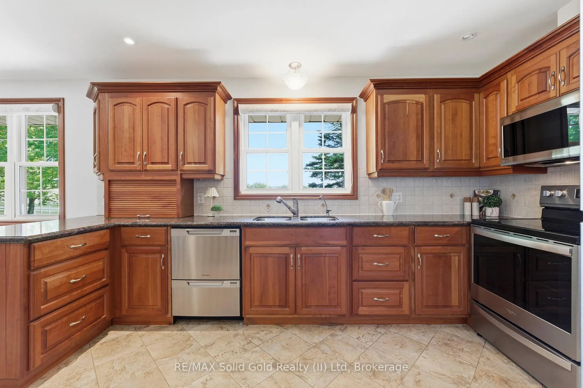Photo 9 of 1068 Cameron Road, North Dumfries, Ayr — HOMEH
