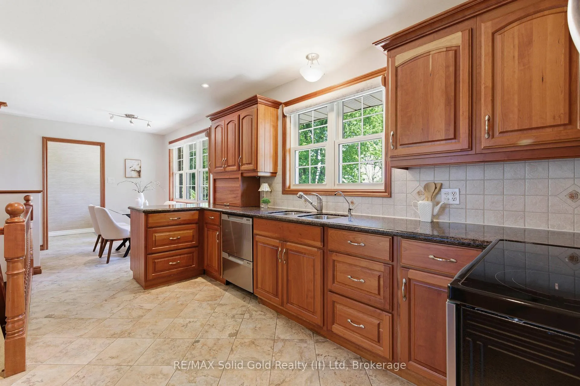 Photo 10 of 1068 Cameron Road, North Dumfries, Ayr — HOMEH