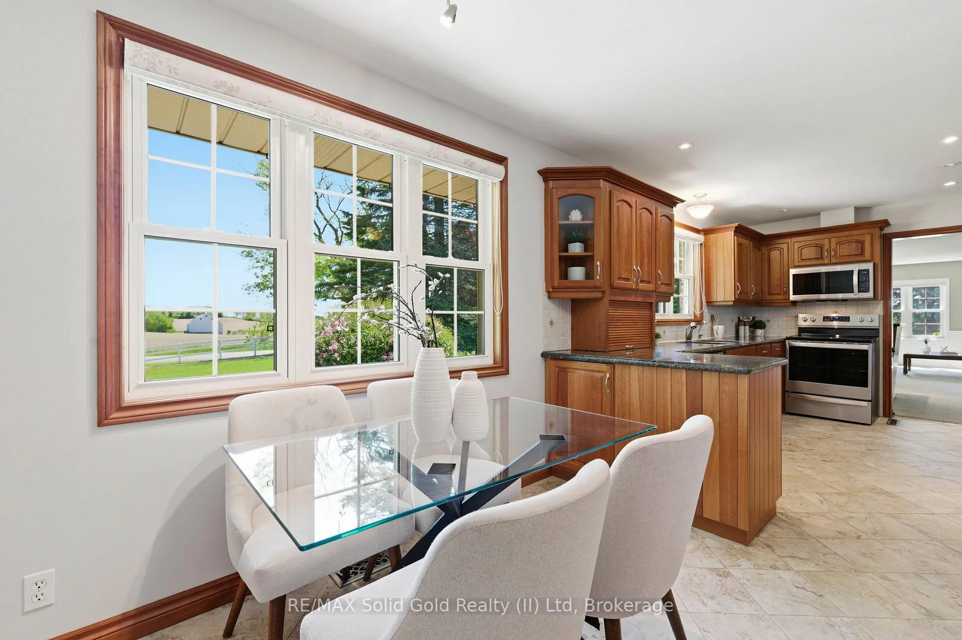 Photo 11 of 1068 Cameron Road, North Dumfries, Ayr — HOMEH