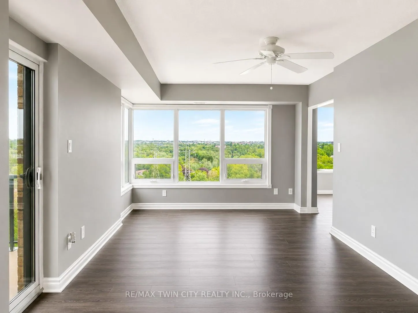 Photo 4 of Unit 703, 237 King Street W, Cambridge, Preston North — HOMEH