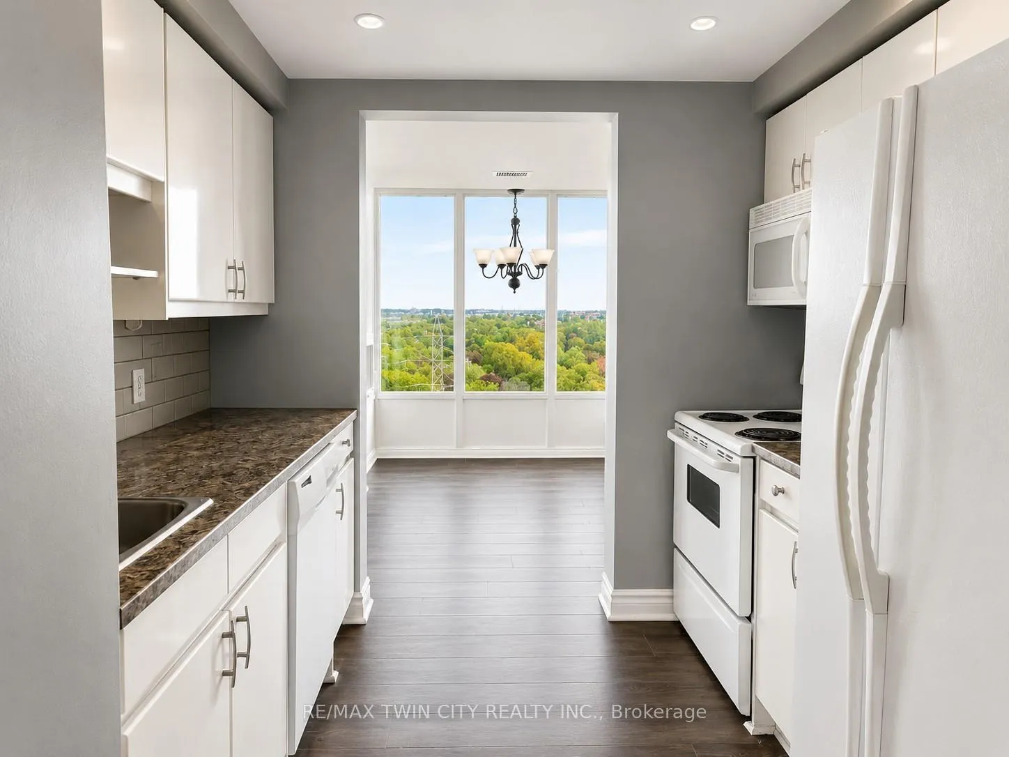 Photo 5 of Unit 703, 237 King Street W, Cambridge, Preston North — HOMEH