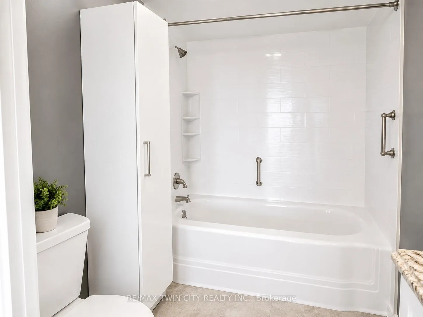 Photo 9 of Unit 703, 237 King Street W, Cambridge, Preston North — HOMEH
