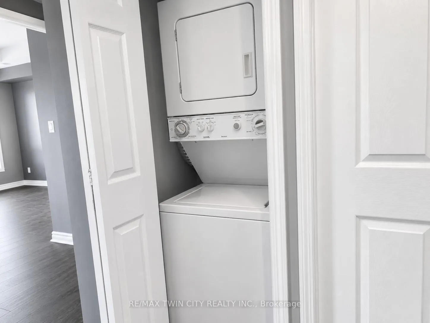 Photo 13 of Unit 703, 237 King Street W, Cambridge, Preston North — HOMEH