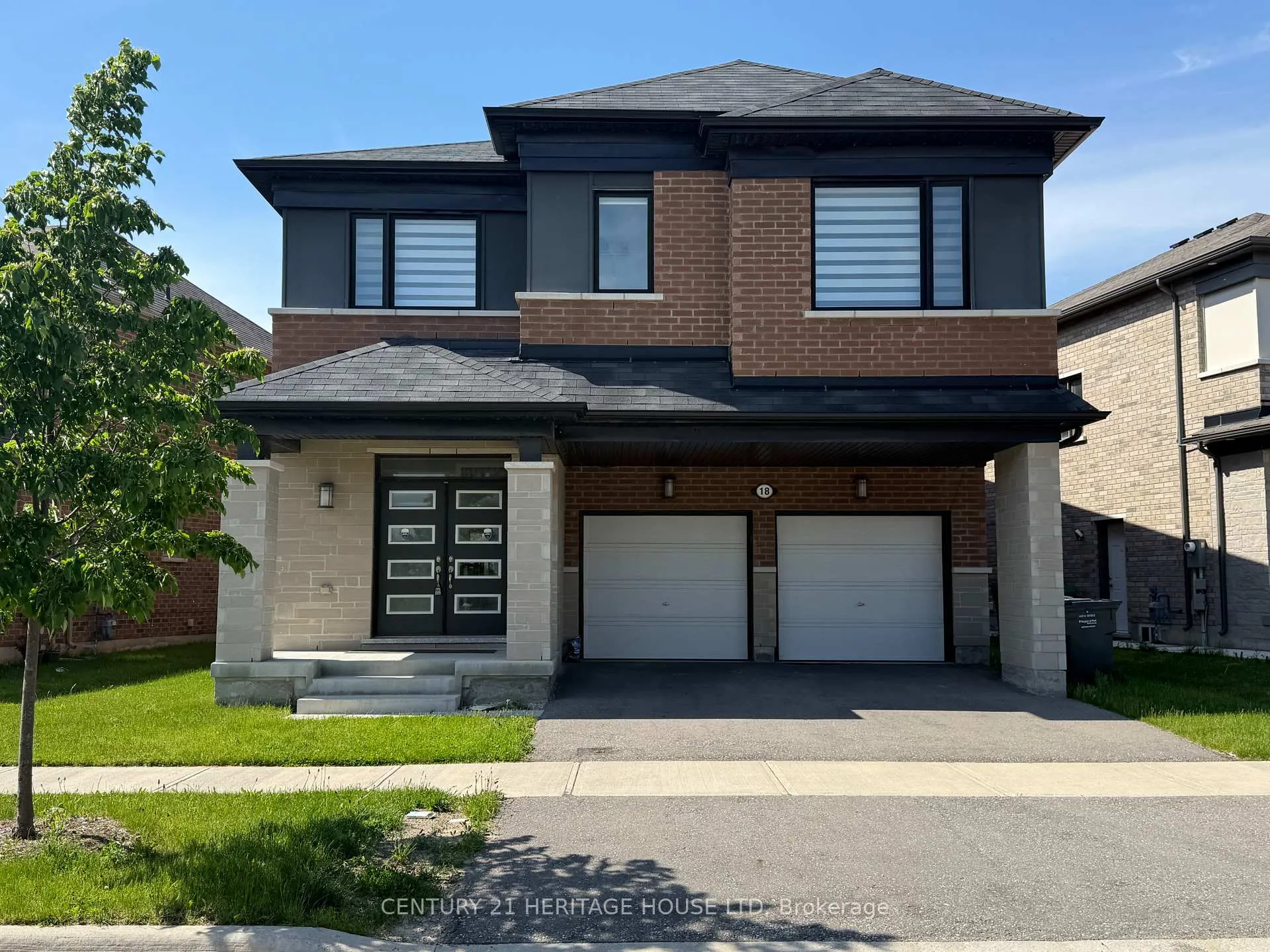 Photo 1 of 18 Dolucci Crescent E, Brampton, Northwest Brampton — HOMEH