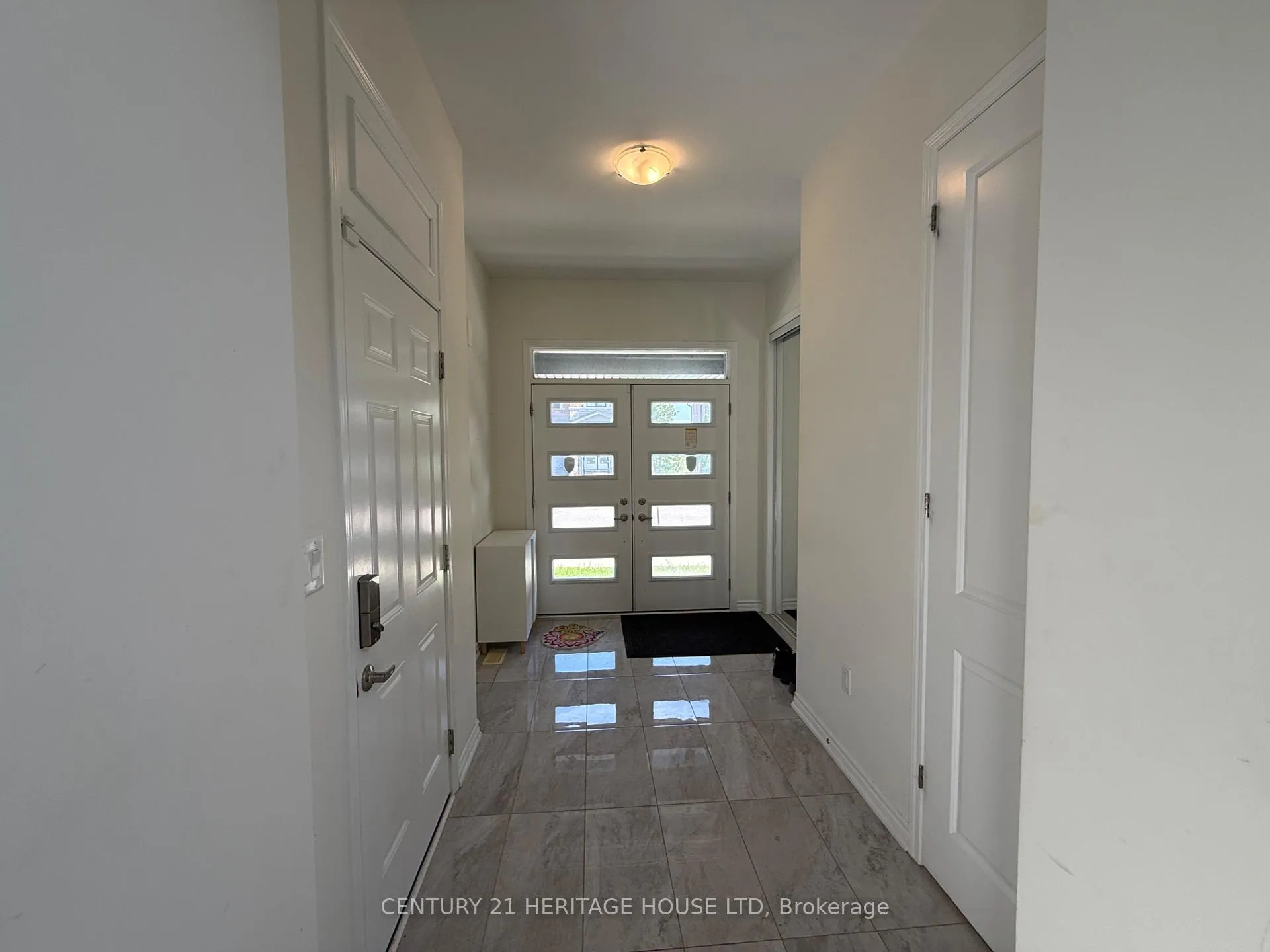 Photo 4 of 18 Dolucci Crescent E, Brampton, Northwest Brampton — HOMEH
