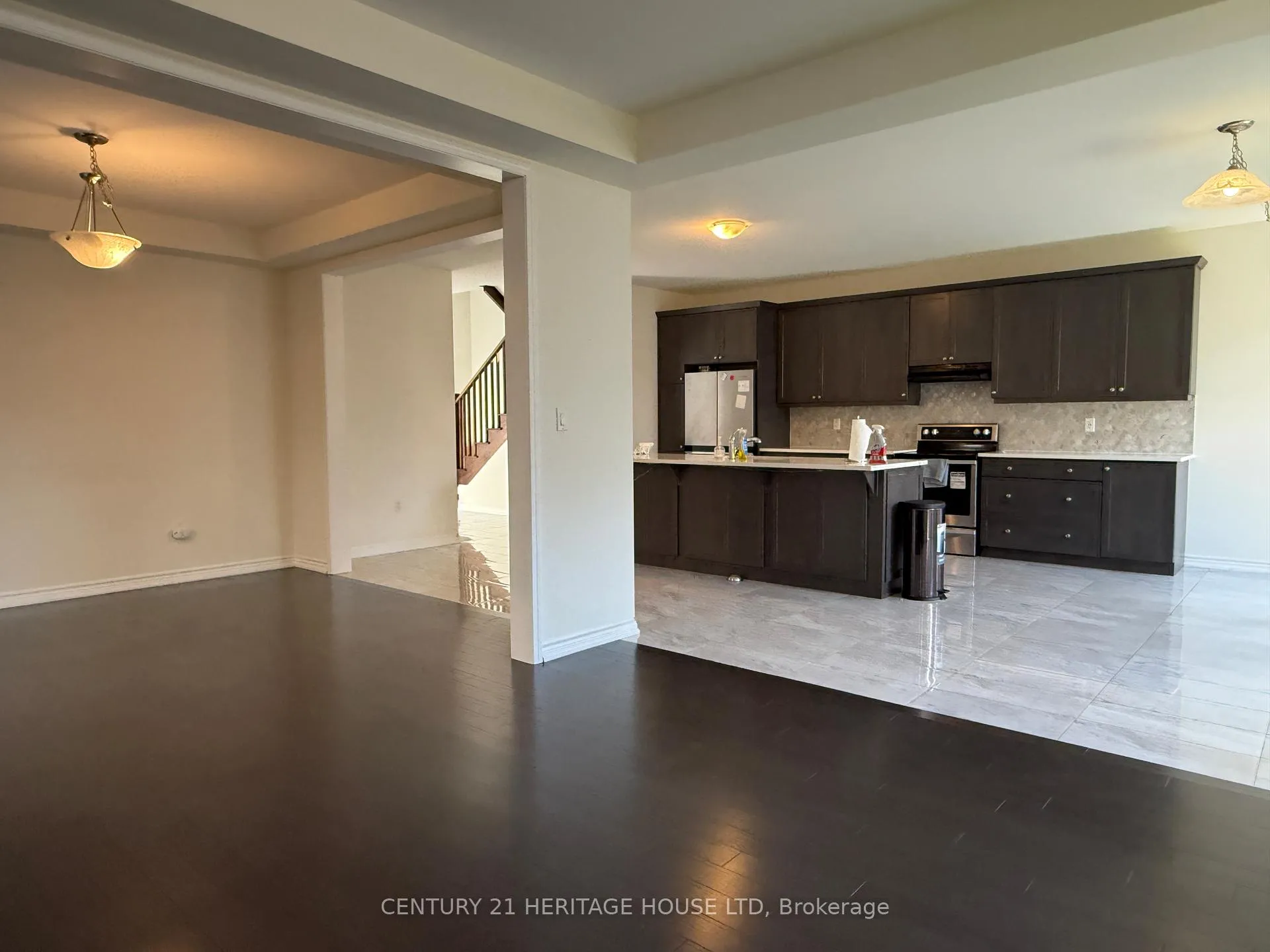 Photo 10 of 18 Dolucci Crescent E, Brampton, Northwest Brampton — HOMEH