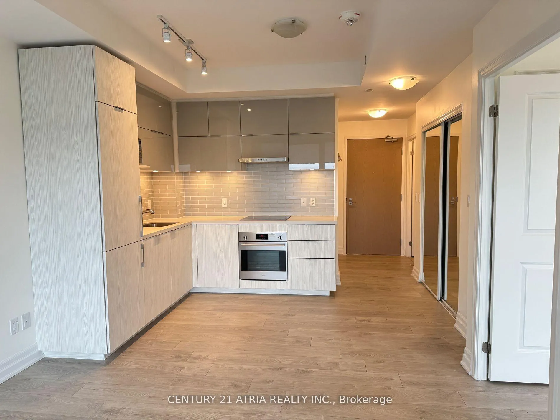 Photo 4 of Unit 909, 8 Rouge Valley Drive W, Markham, Unionville — HOMEH