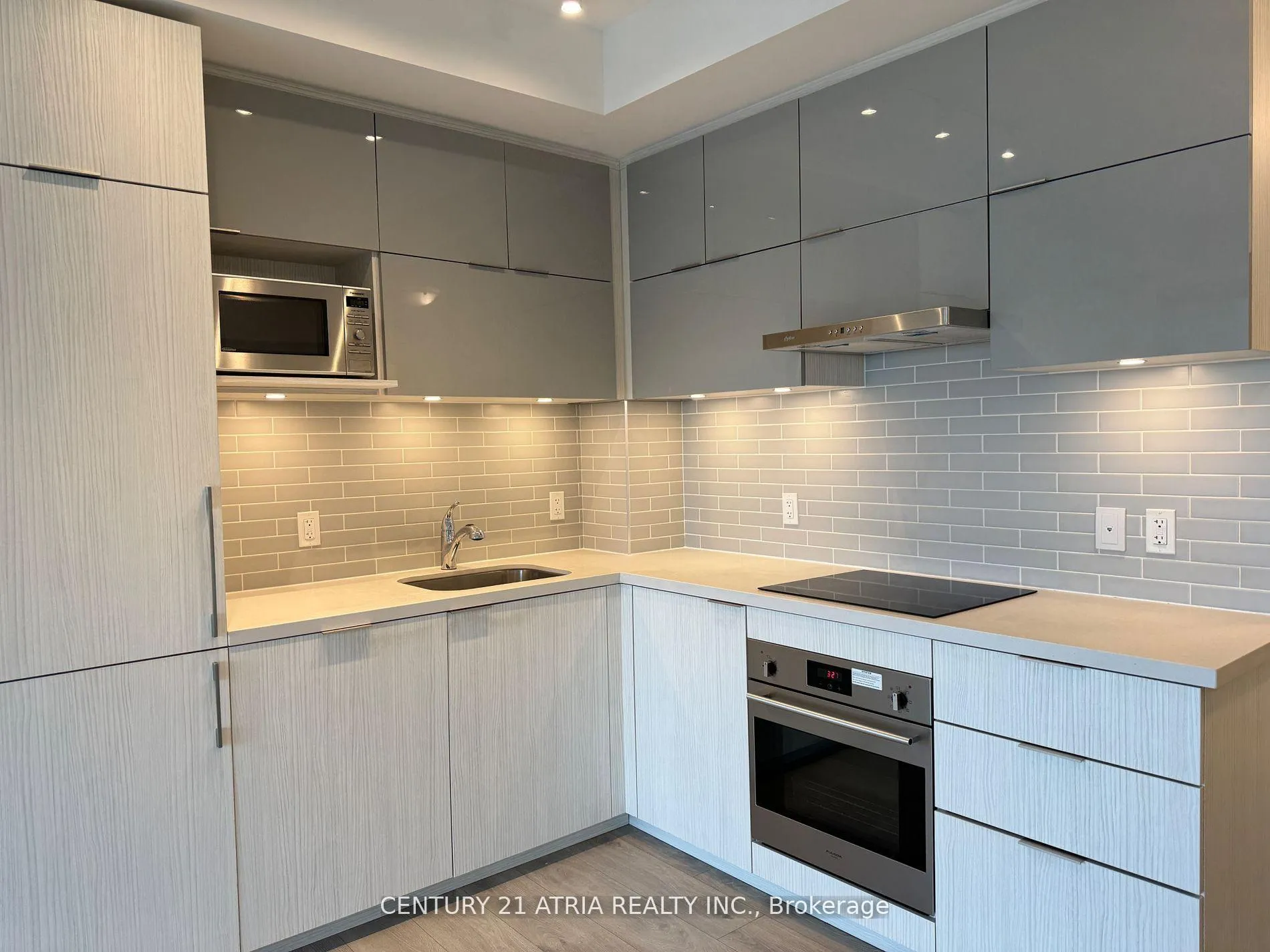 Photo 5 of Unit 909, 8 Rouge Valley Drive W, Markham, Unionville — HOMEH