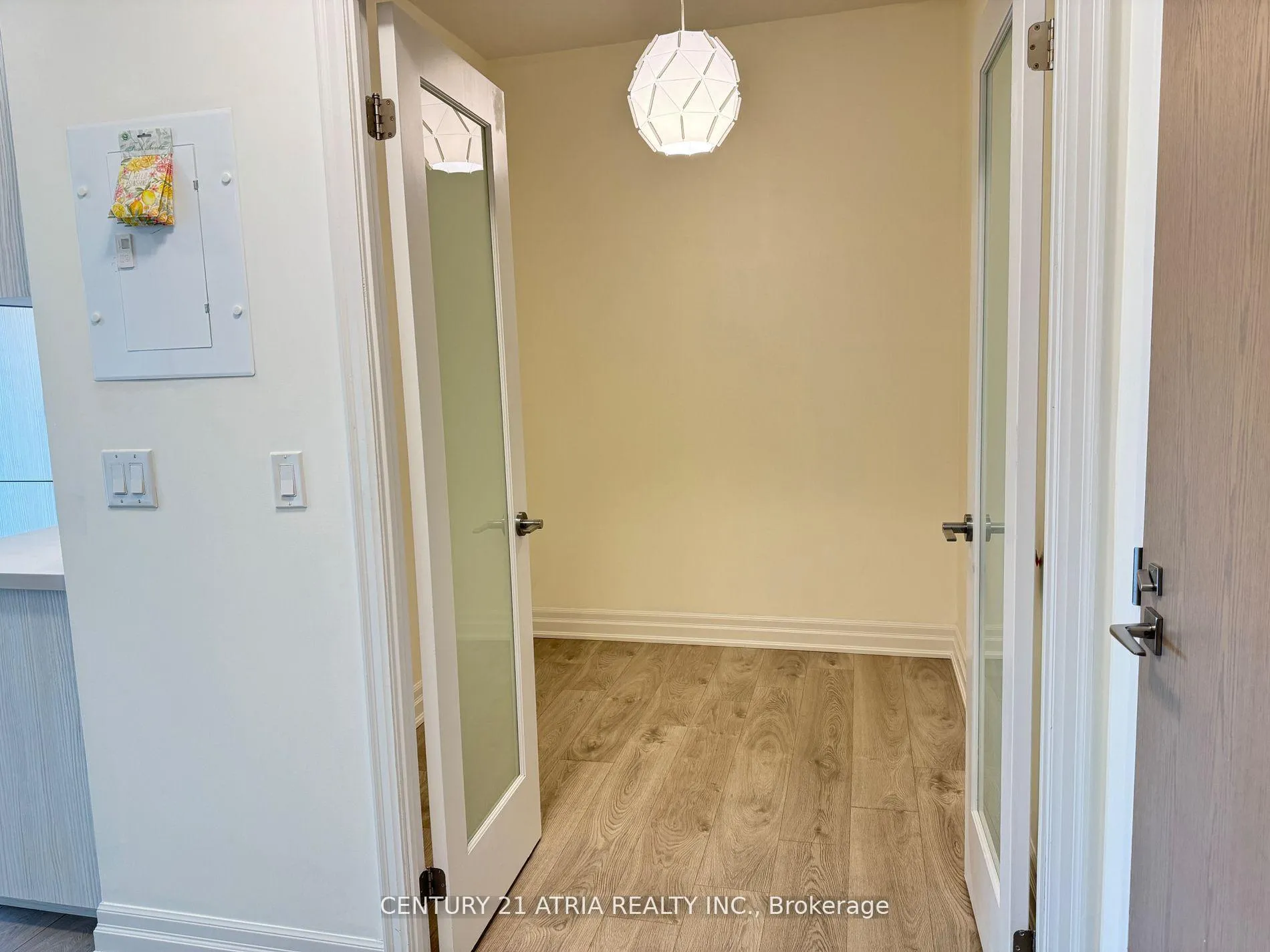 Photo 6 of Unit 909, 8 Rouge Valley Drive W, Markham, Unionville — HOMEH
