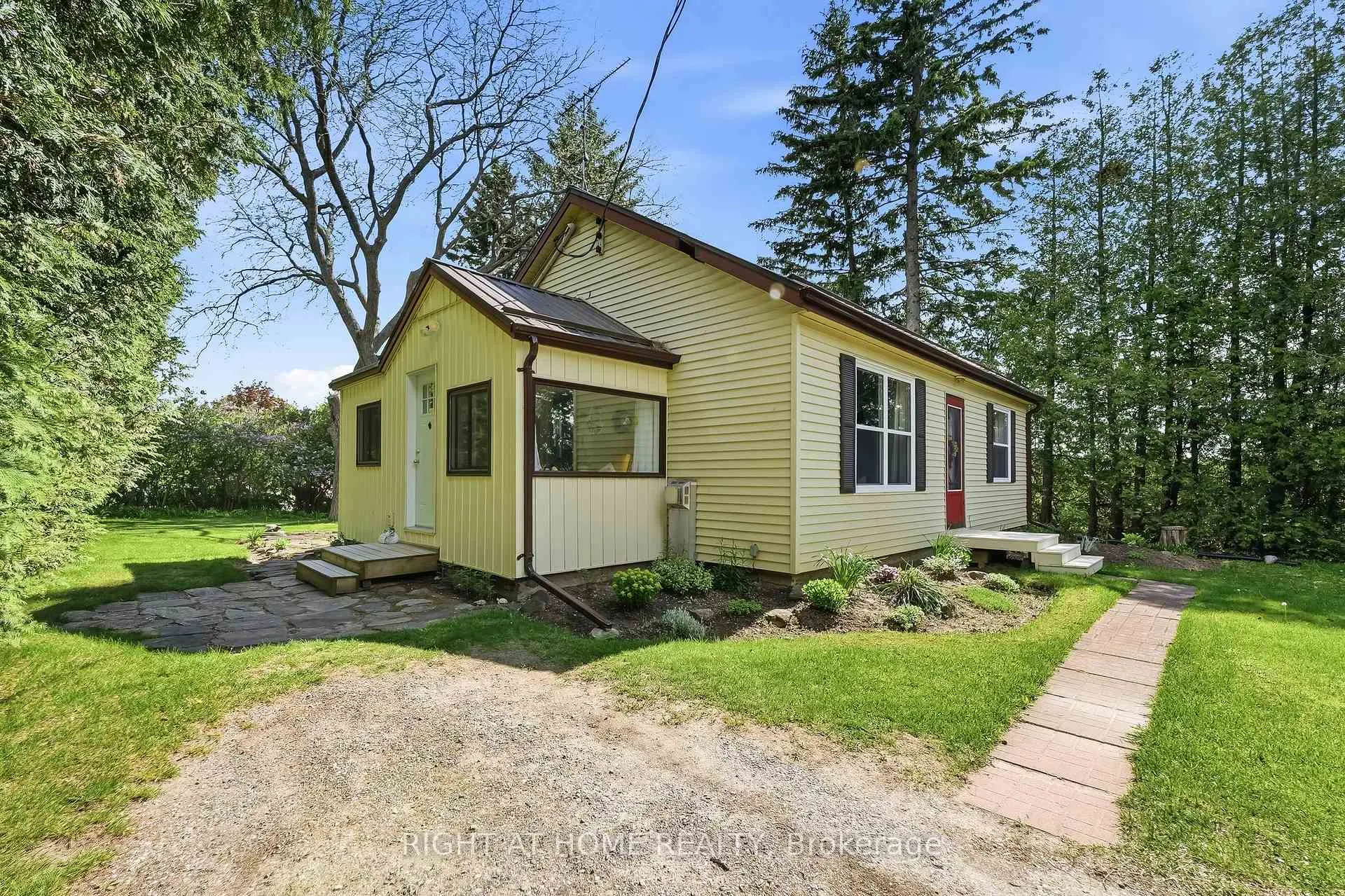 Photo 2 of 8601 Lander Road, Hamilton Township, Rural Hamilton — HOMEH