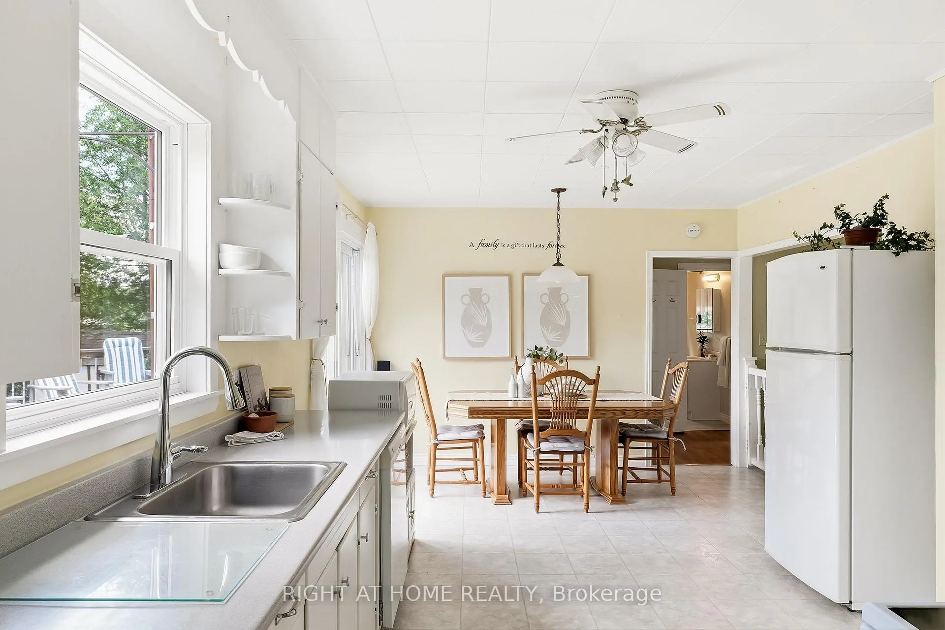 Photo 6 of 8601 Lander Road, Hamilton Township, Rural Hamilton — HOMEH