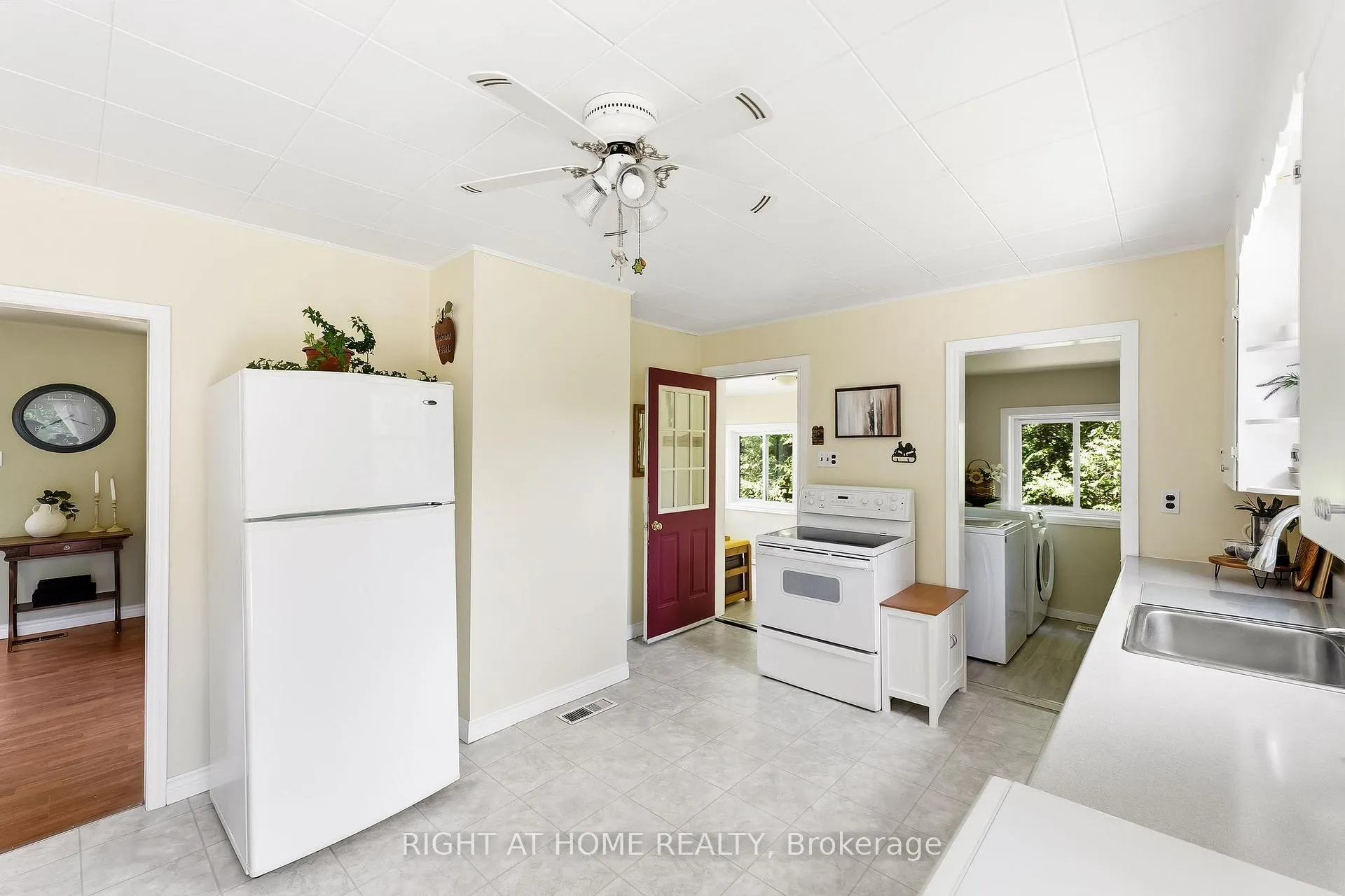 Photo 8 of 8601 Lander Road, Hamilton Township, Rural Hamilton — HOMEH
