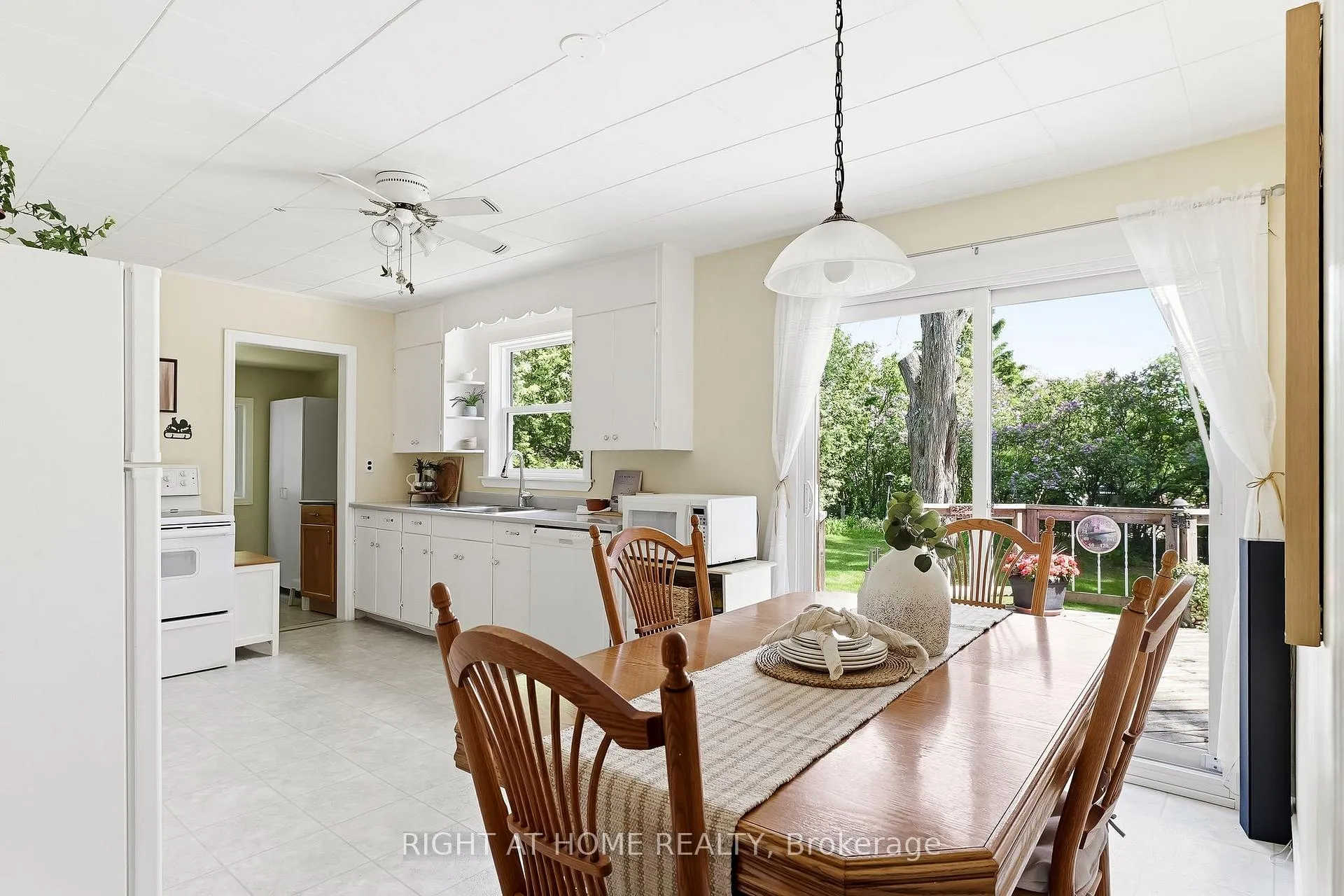 Photo 10 of 8601 Lander Road, Hamilton Township, Rural Hamilton — HOMEH