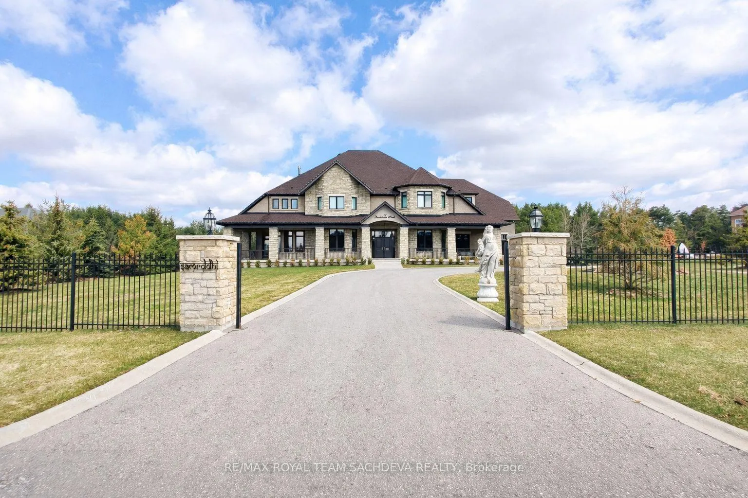 Photo 3 of 76 Buckstown Trail, Caledon, Palgrave — HOMEH