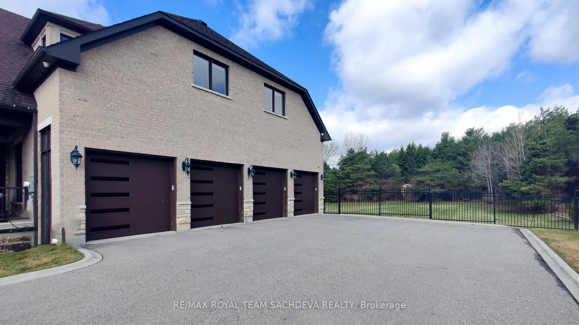 Photo 6 of 76 Buckstown Trail, Caledon, Palgrave — HOMEH