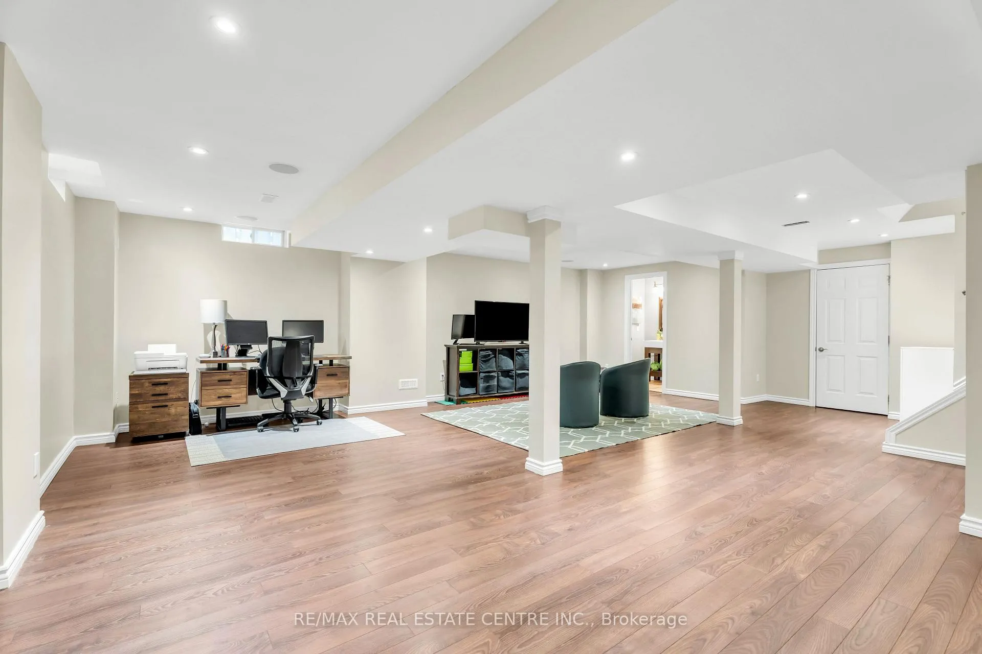 Photo 34 of 106 Belmont Boulevard, Halton Hills, Georgetown — HOMEH