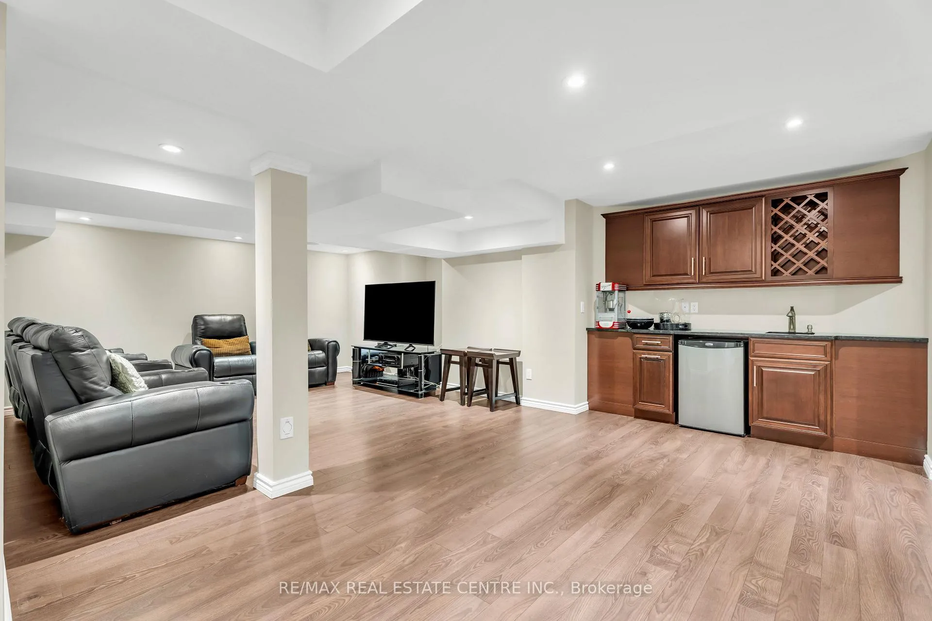 Photo 35 of 106 Belmont Boulevard, Halton Hills, Georgetown — HOMEH