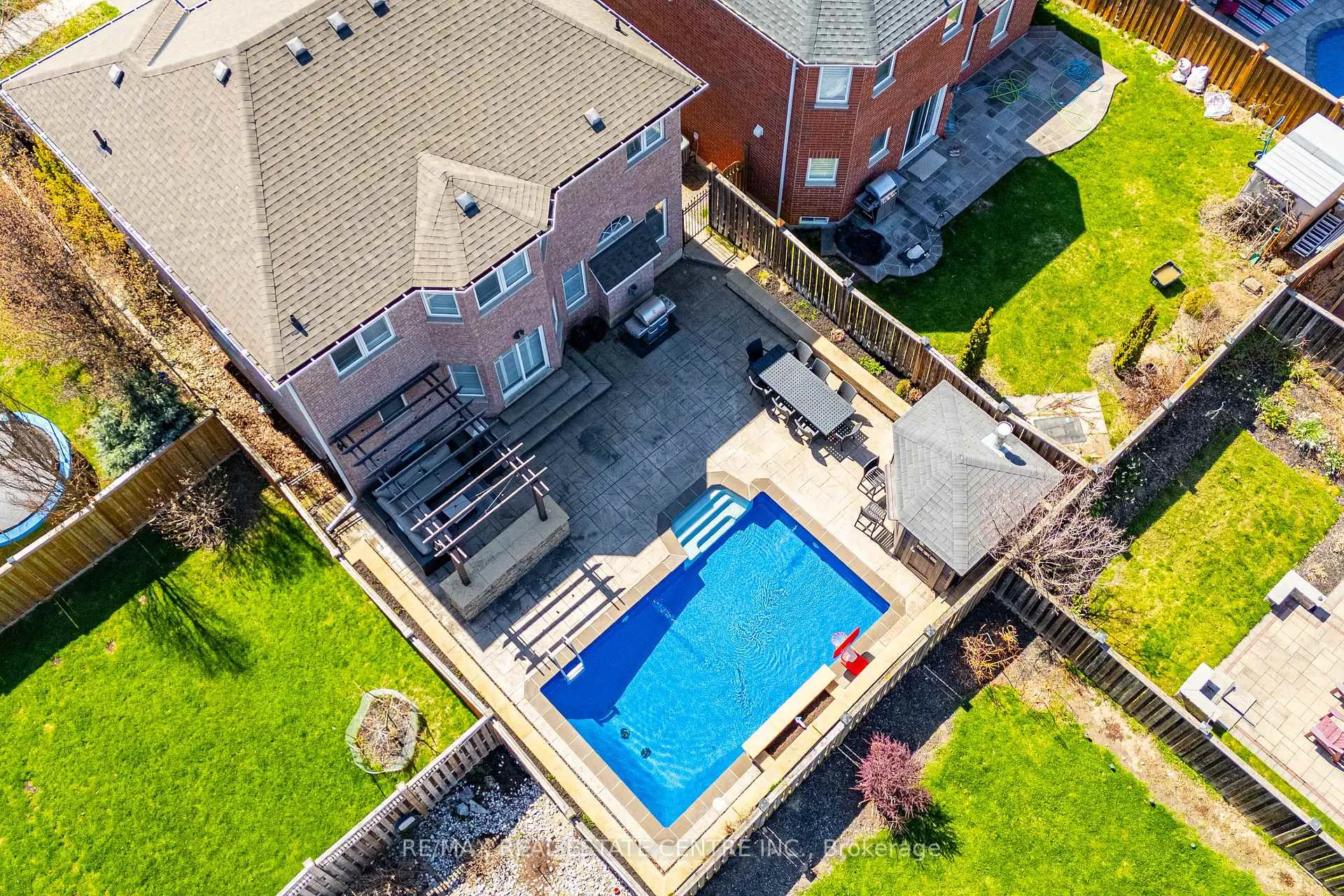 Photo 43 of 106 Belmont Boulevard, Halton Hills, Georgetown — HOMEH