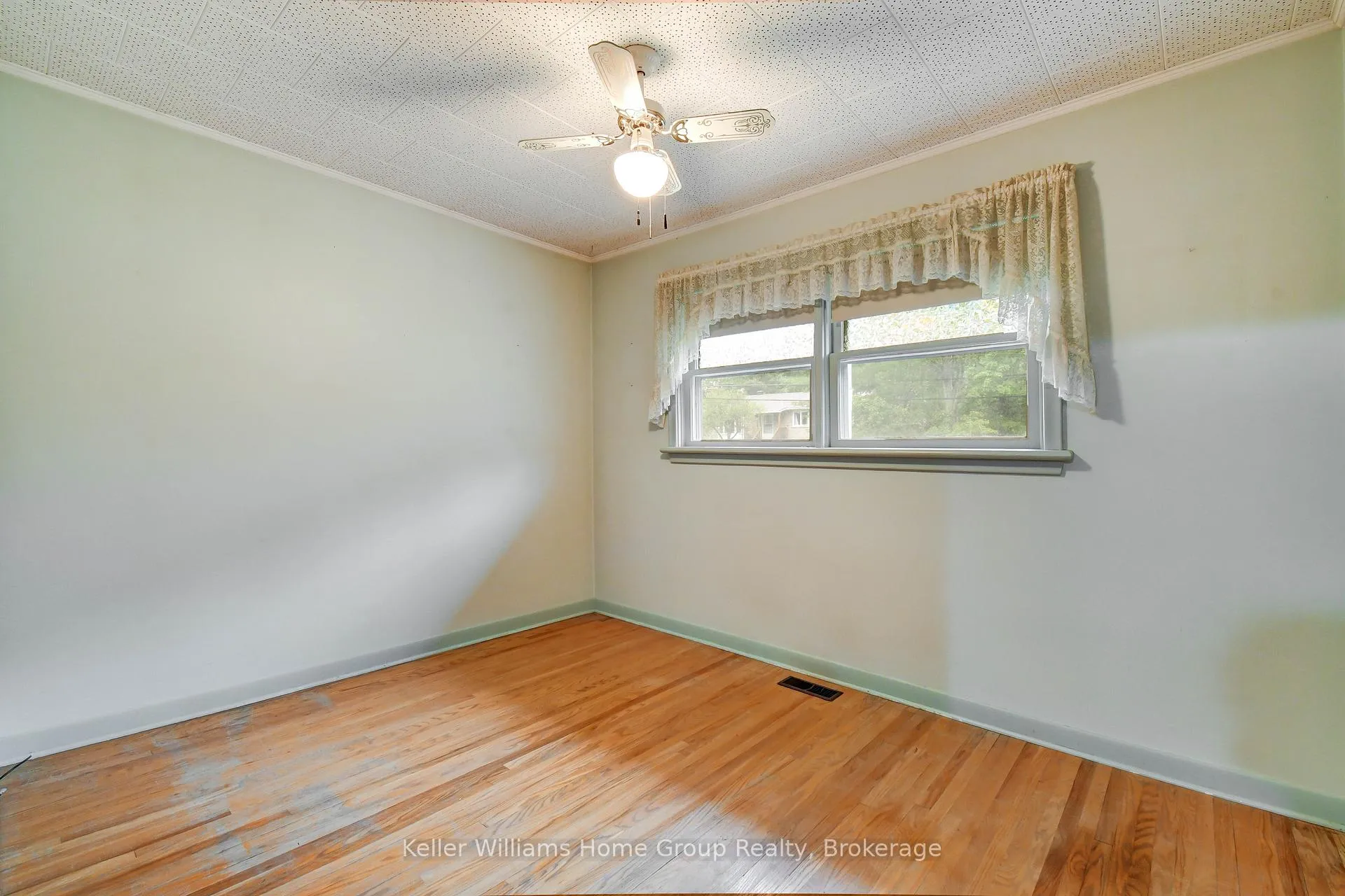 Photo 16 of 2 Easton Avenue, Bancroft, Bancroft Ward — HOMEH
