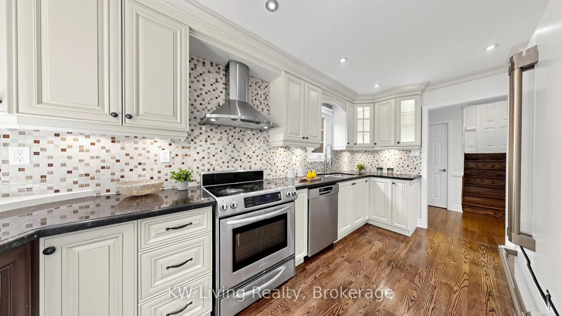 Photo 11 of 4251 Lastrada Heights, Mississauga, Creditview — HOMEH