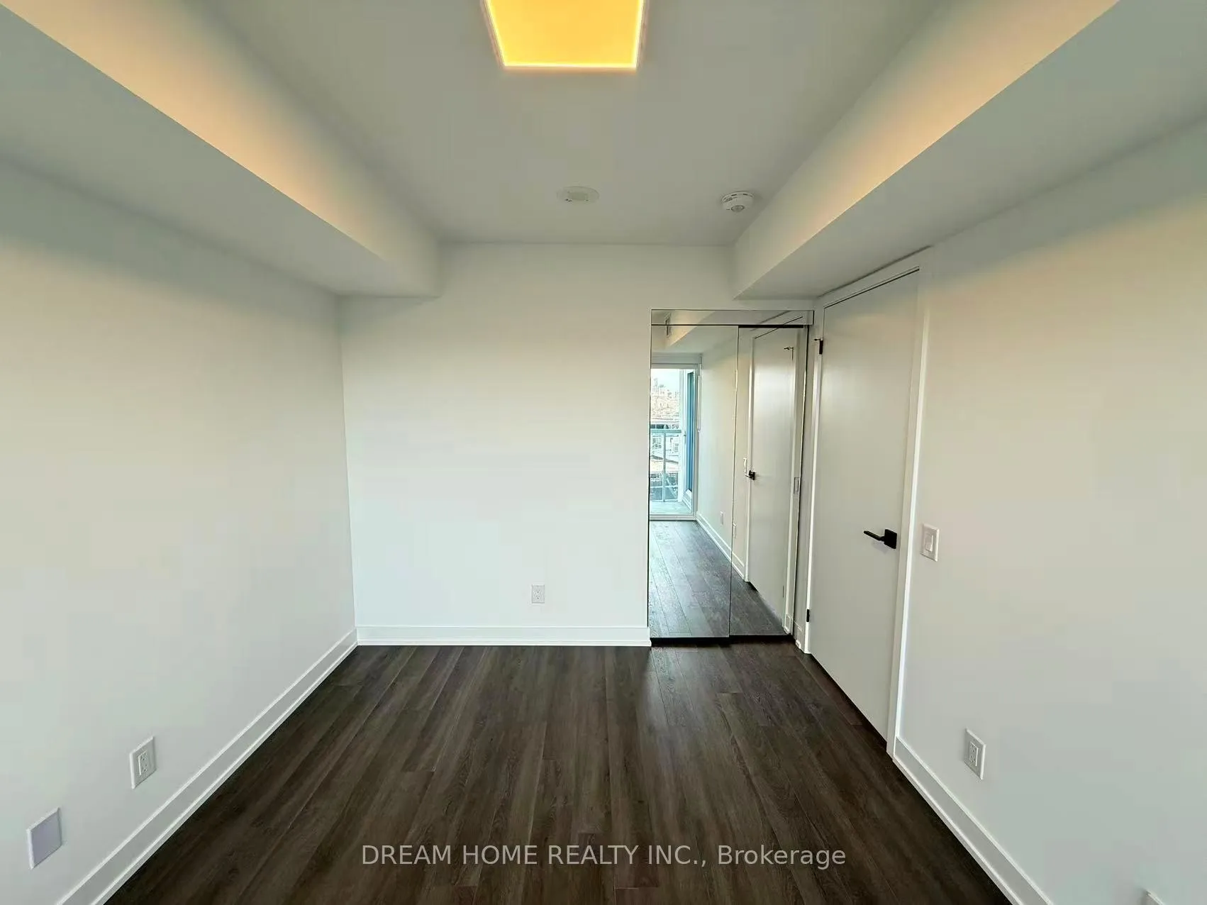 Photo 6 of Unit 906, 609 Sherborne Street, Toronto, North St. James Town — HOMEH