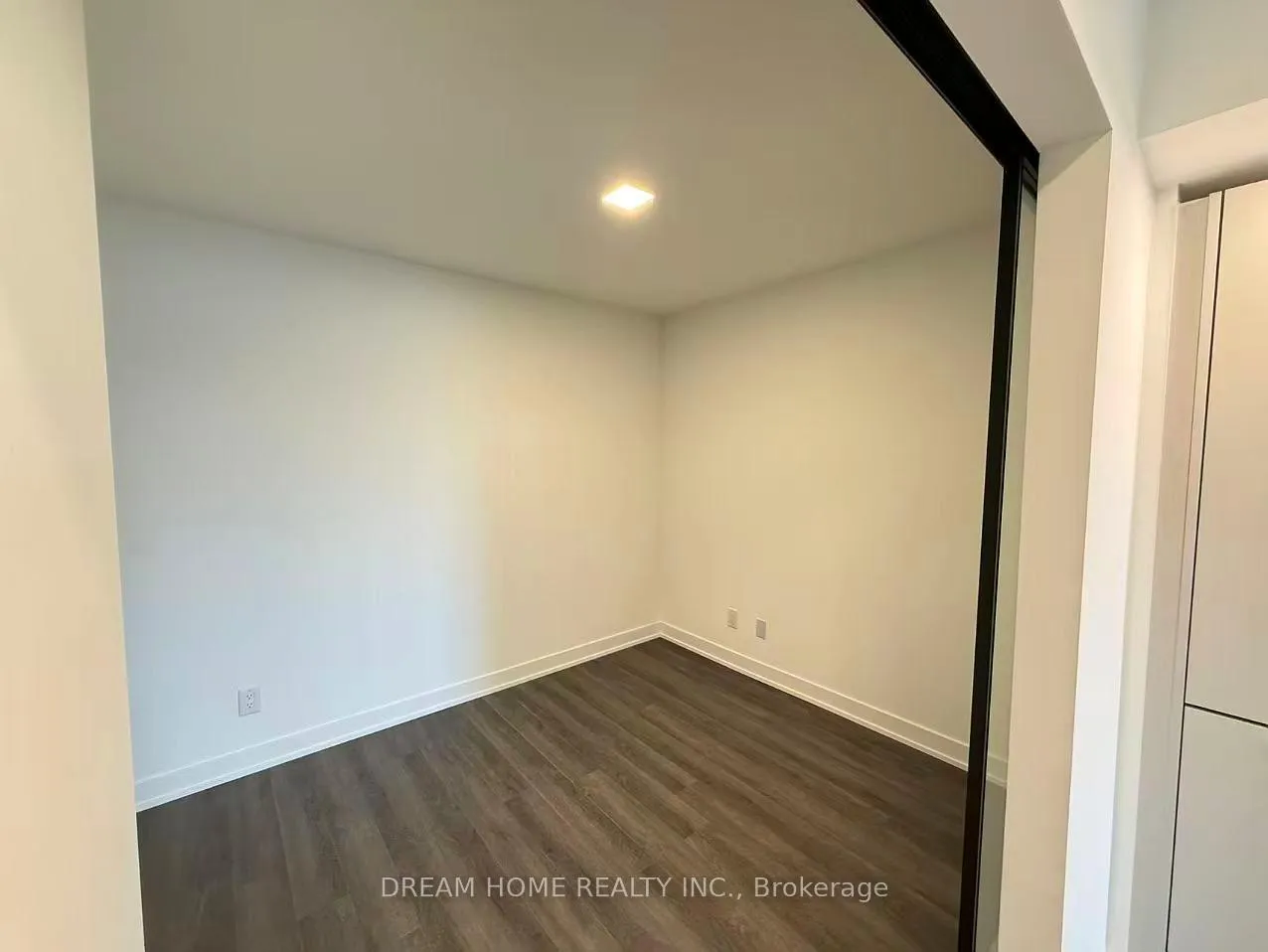 Photo 8 of Unit 906, 609 Sherborne Street, Toronto, North St. James Town — HOMEH