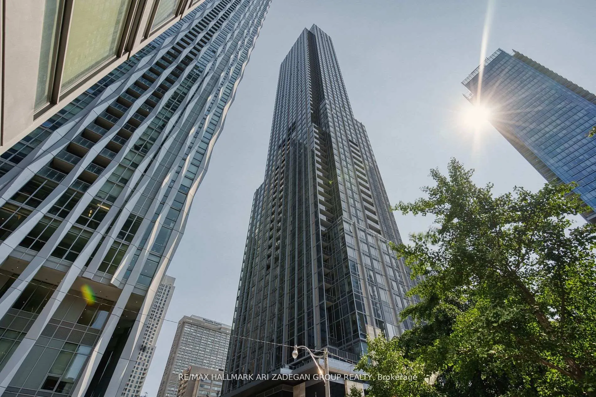 Front of Unit 5806, 11 Yorkville Avenue