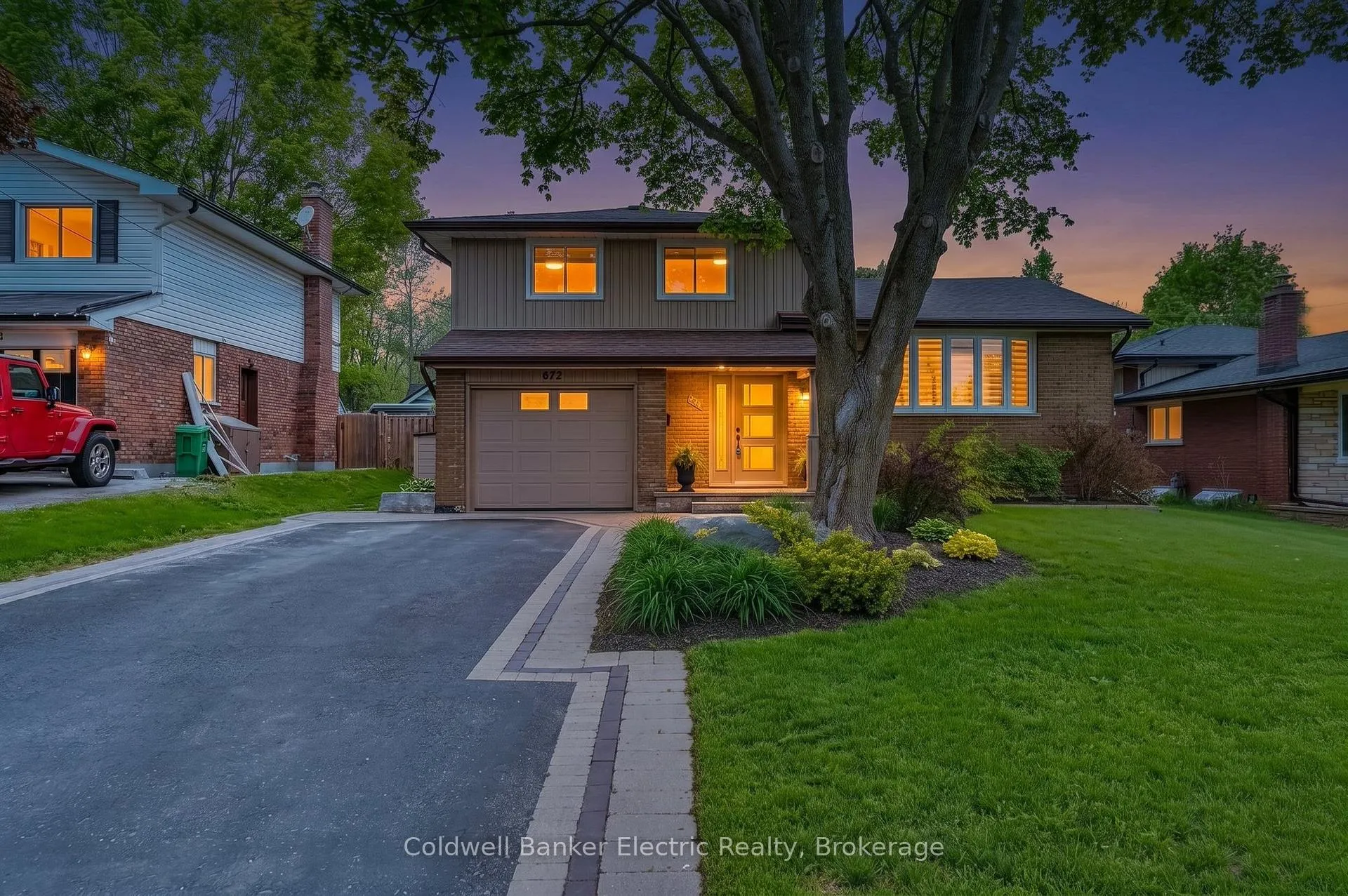 Photo 1 of 872 Cumberland Avenue, Peterborough, Northcrest Ward 5 — HOMEH