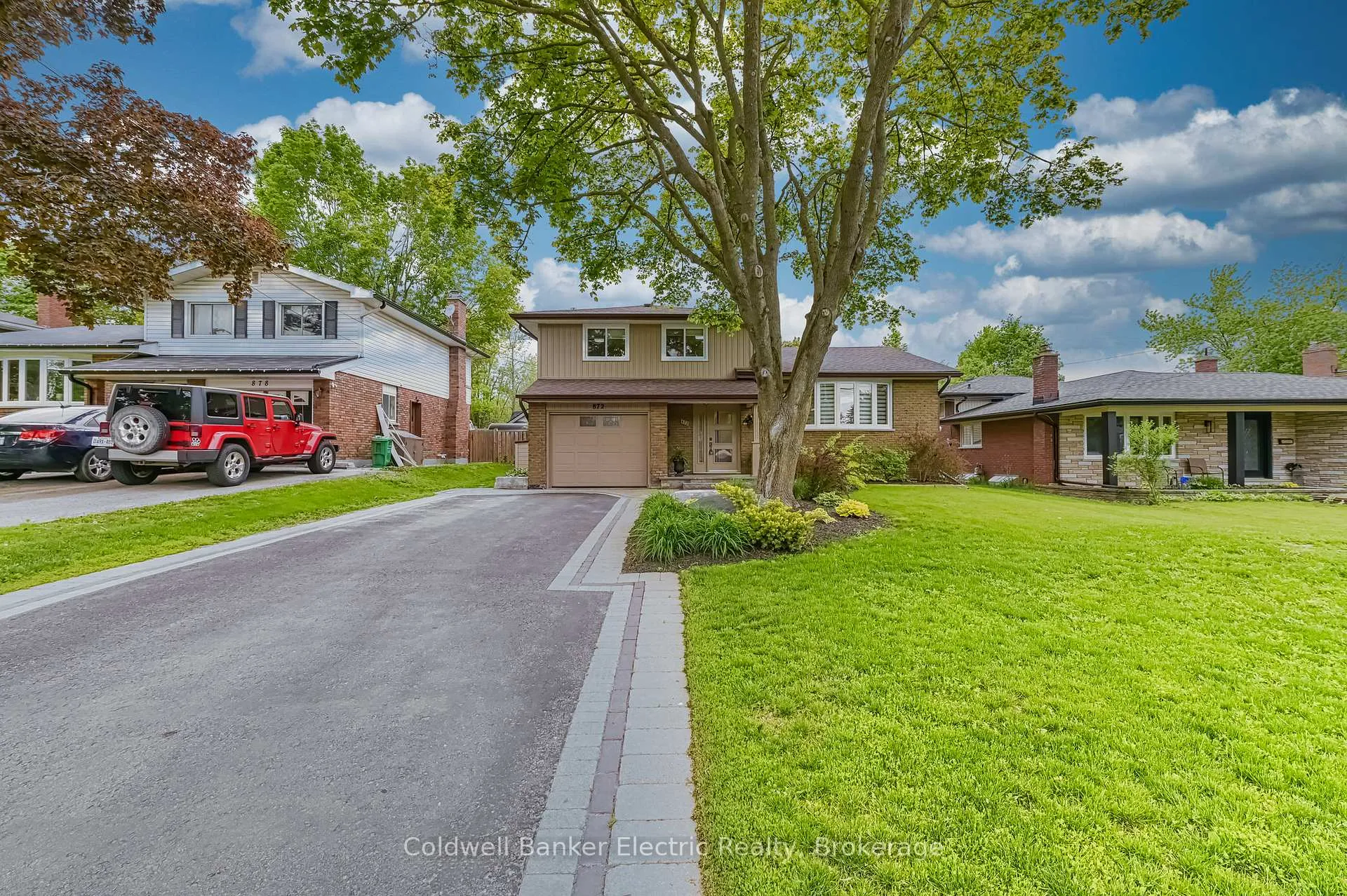 Photo 2 of 872 Cumberland Avenue, Peterborough, Northcrest Ward 5 — HOMEH