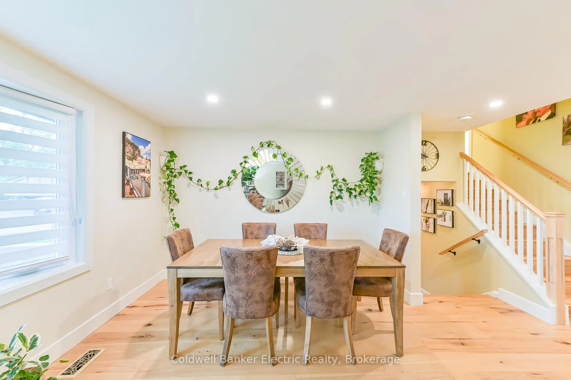 Photo 8 of 872 Cumberland Avenue, Peterborough, Northcrest Ward 5 — HOMEH