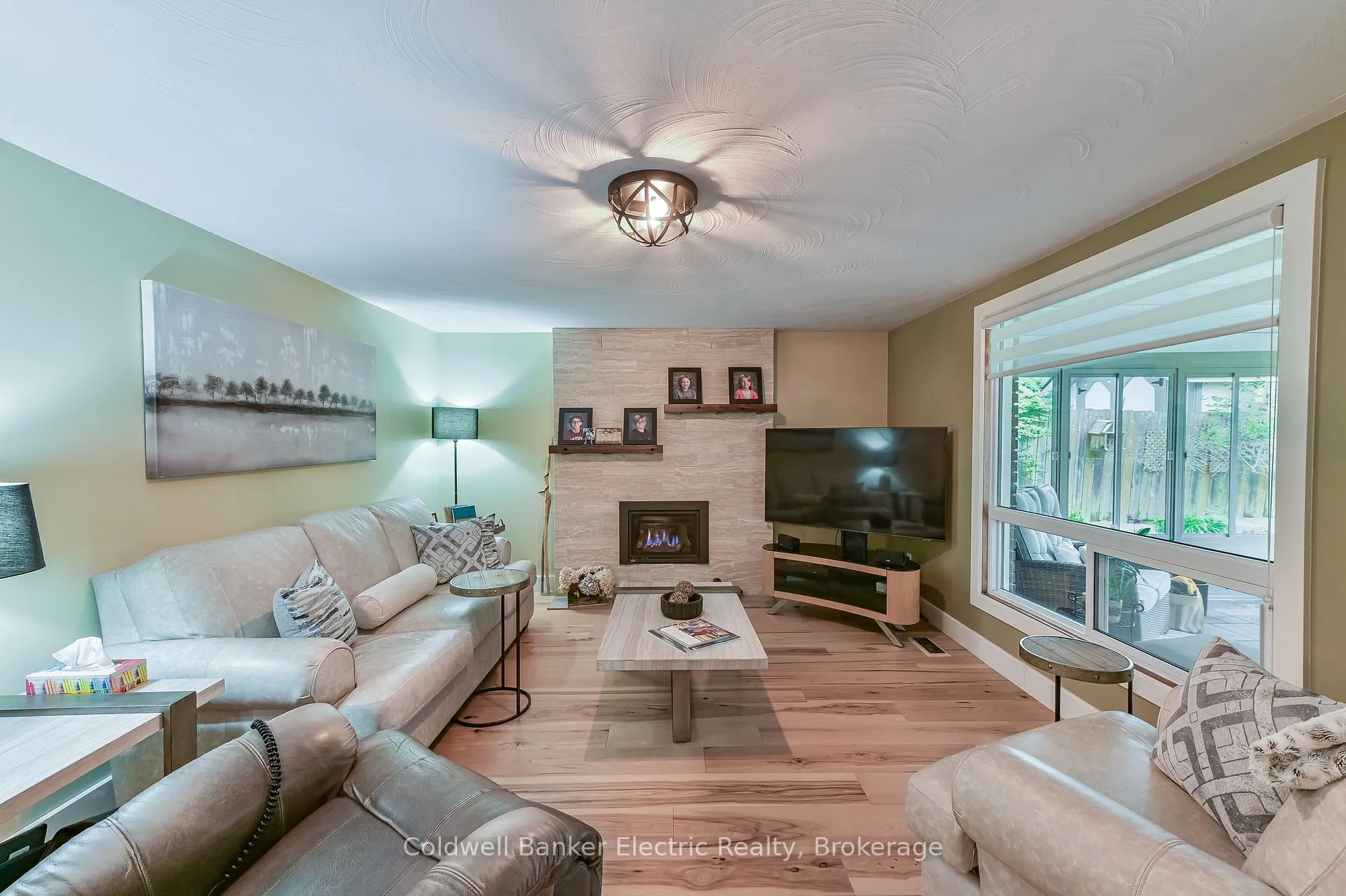 Photo 15 of 872 Cumberland Avenue, Peterborough, Northcrest Ward 5 — HOMEH