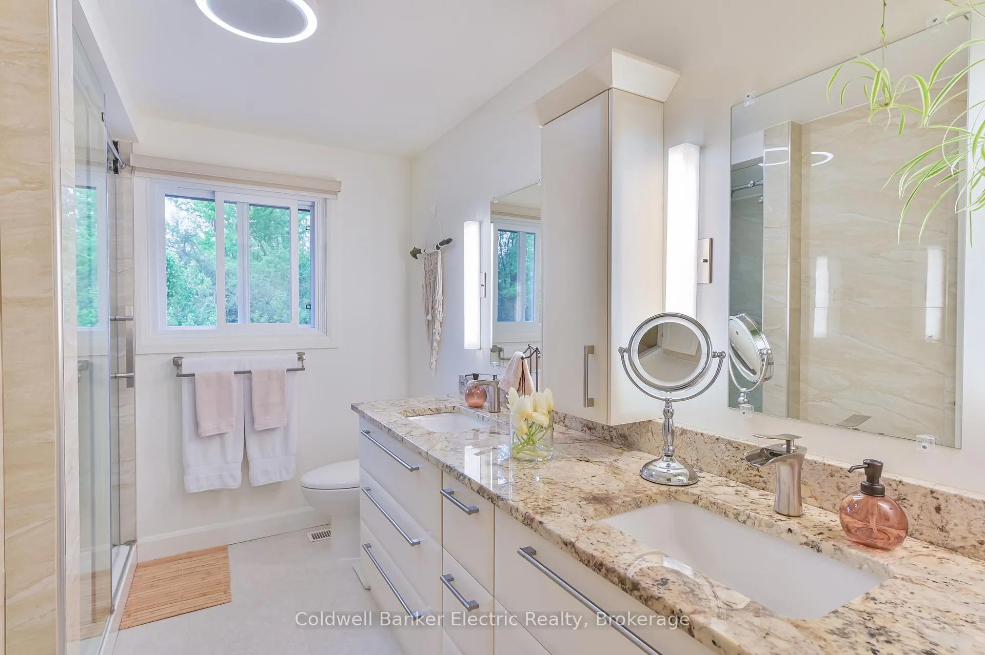 Photo 19 of 872 Cumberland Avenue, Peterborough, Northcrest Ward 5 — HOMEH