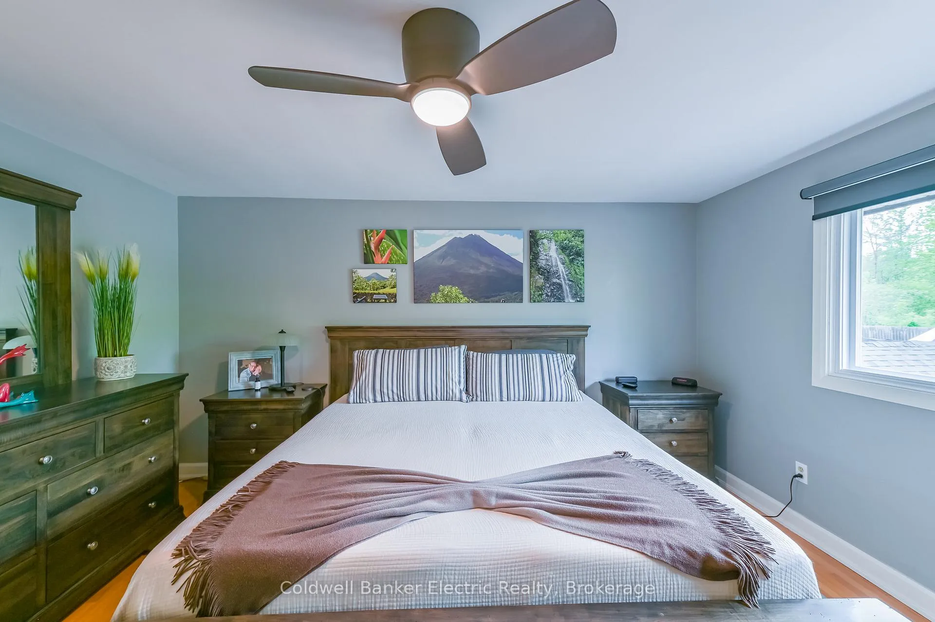 Photo 21 of 872 Cumberland Avenue, Peterborough, Northcrest Ward 5 — HOMEH