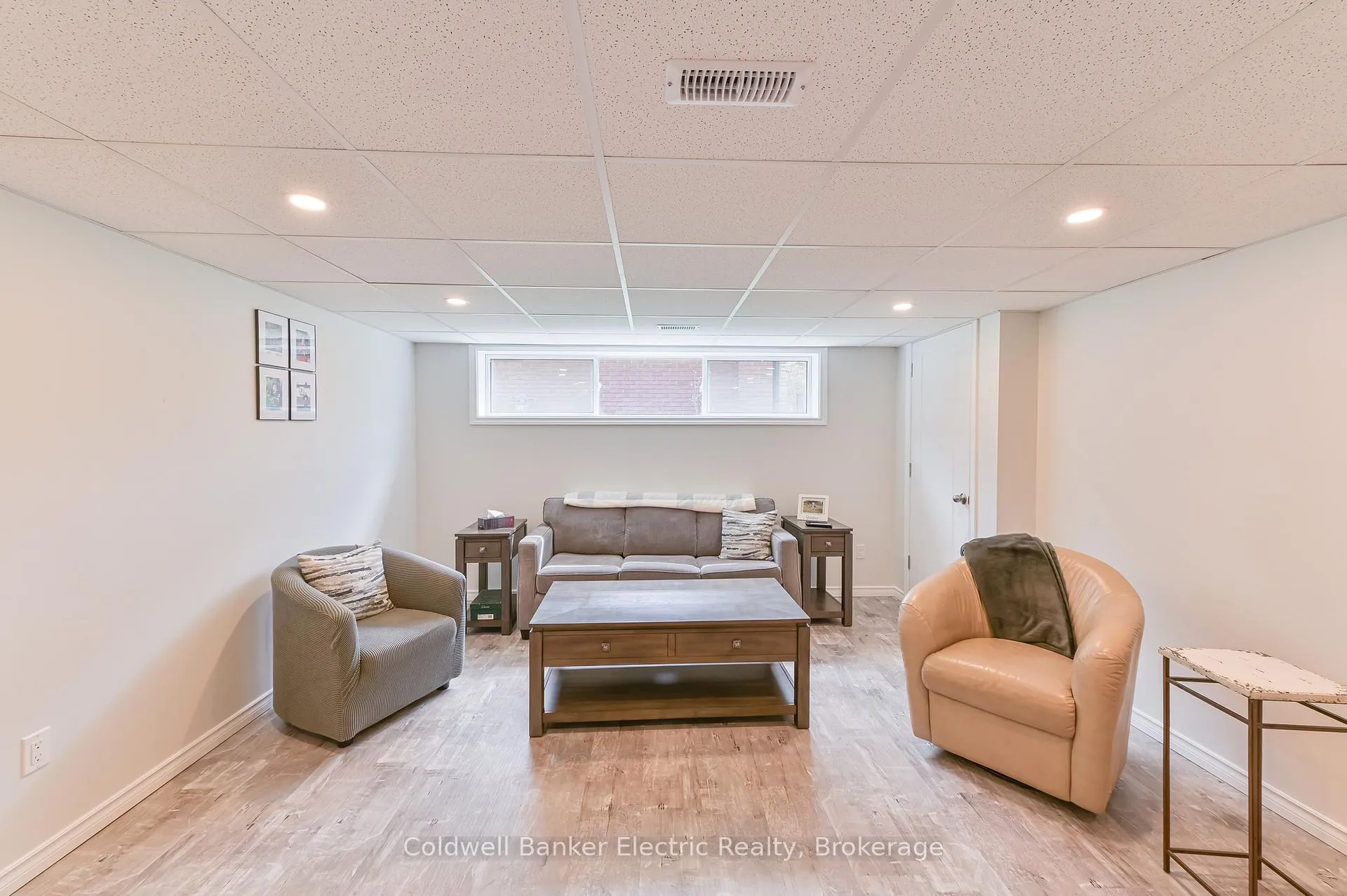 Photo 26 of 872 Cumberland Avenue, Peterborough, Northcrest Ward 5 — HOMEH