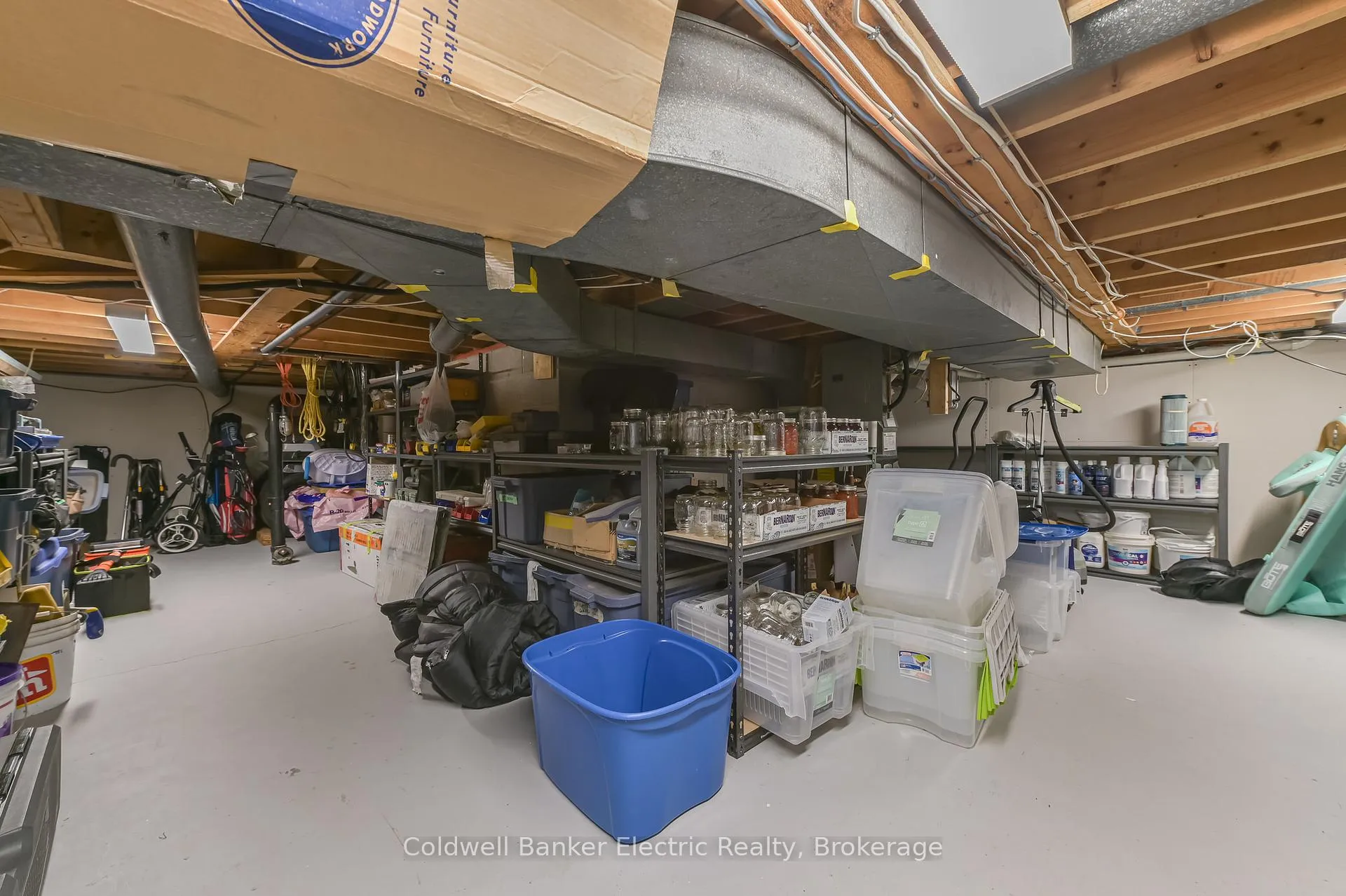 Photo 27 of 872 Cumberland Avenue, Peterborough, Northcrest Ward 5 — HOMEH