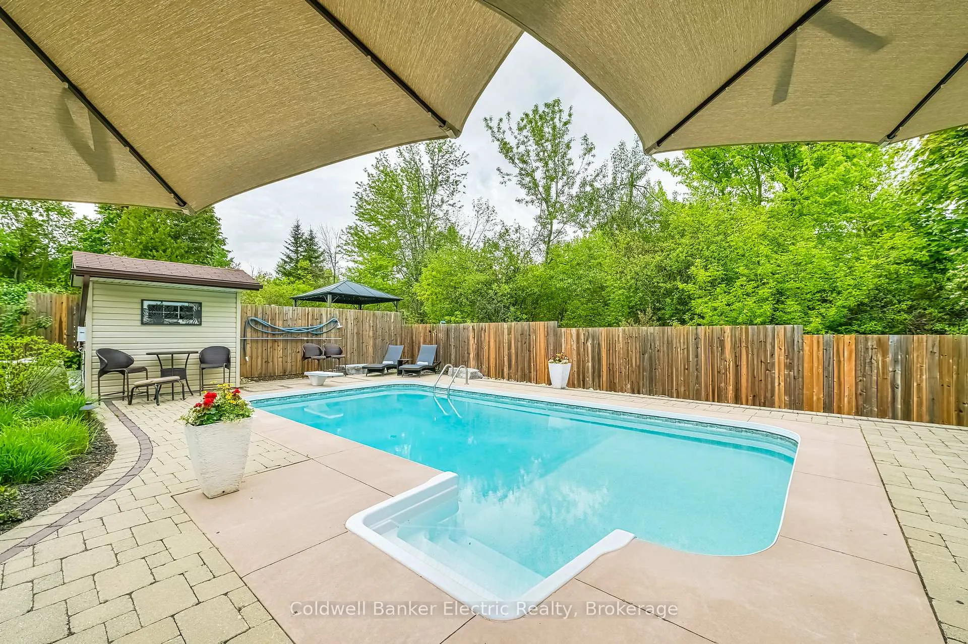 Photo 35 of 872 Cumberland Avenue, Peterborough, Northcrest Ward 5 — HOMEH